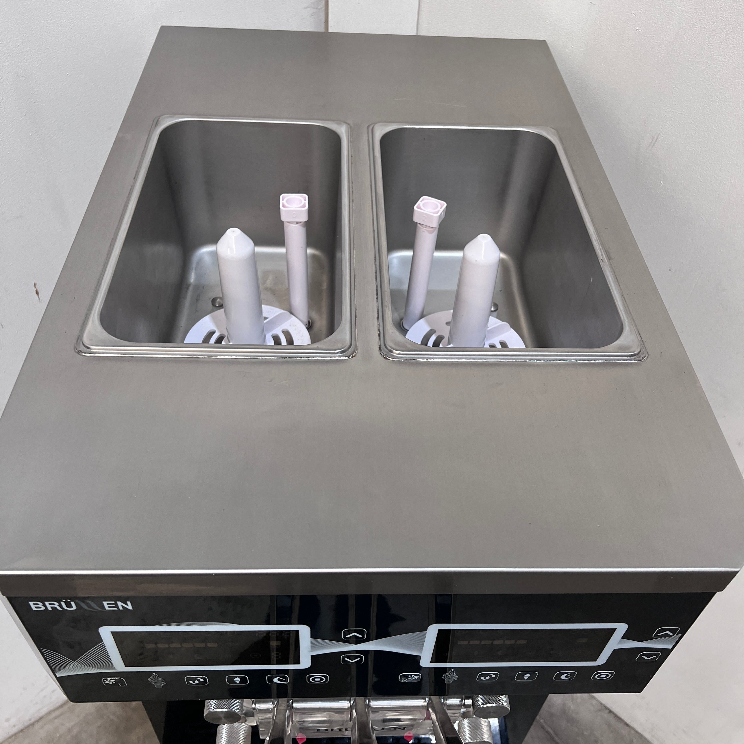 Brullen i95 Pro Gravity Feed Ice Cream Machine - 899460