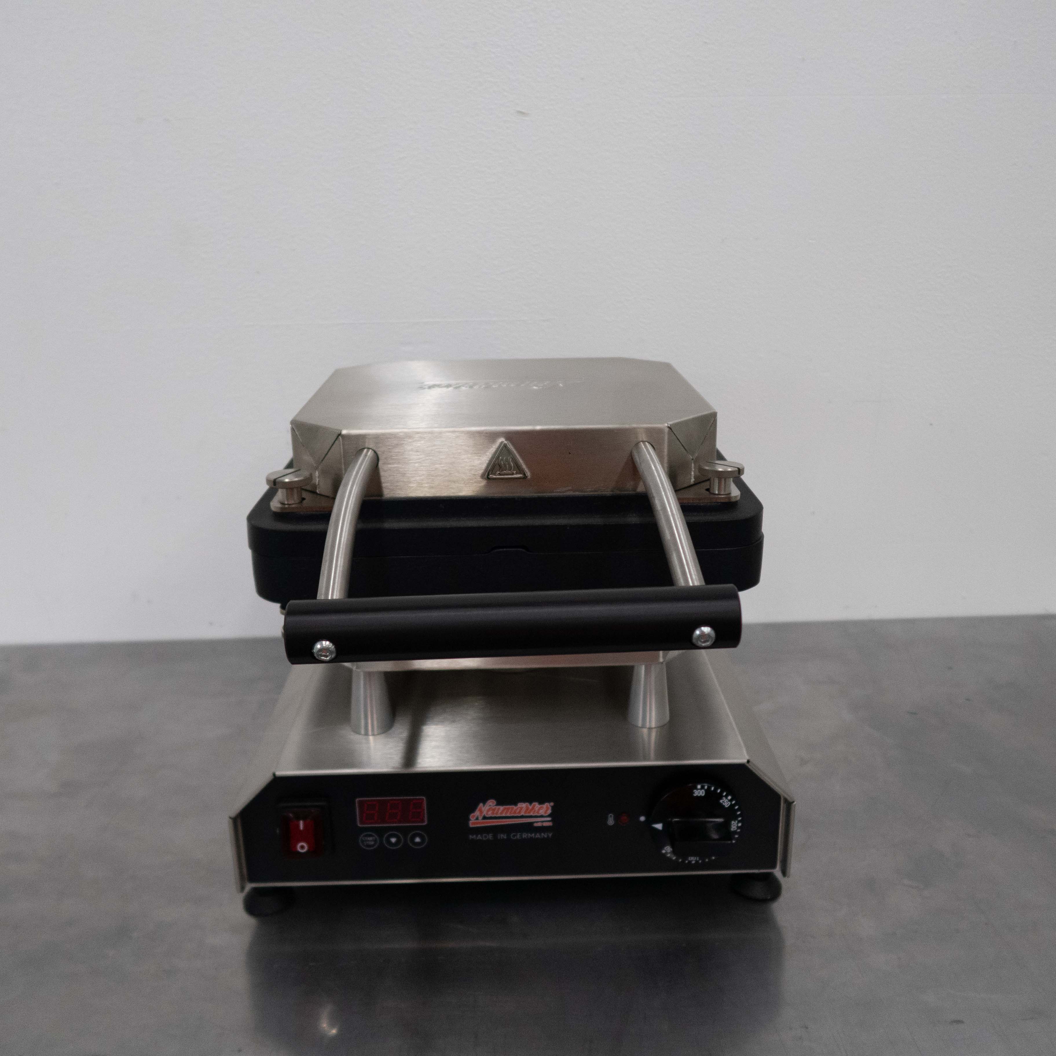 Neumarker NEE-12-40801DT Waffle Iron - 899490