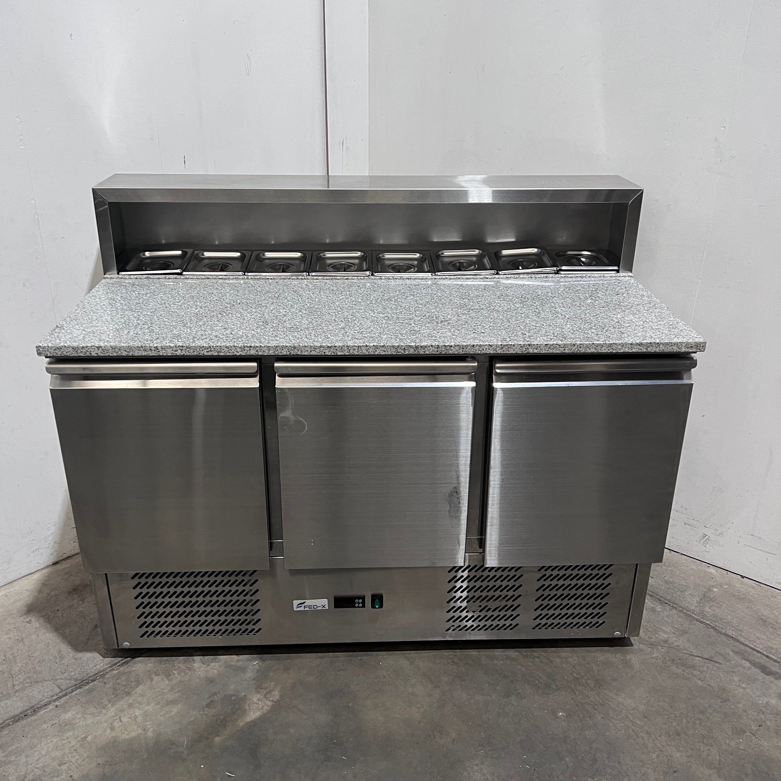 Federal XGNS1300E Sandwich Prep Fridge - 899632