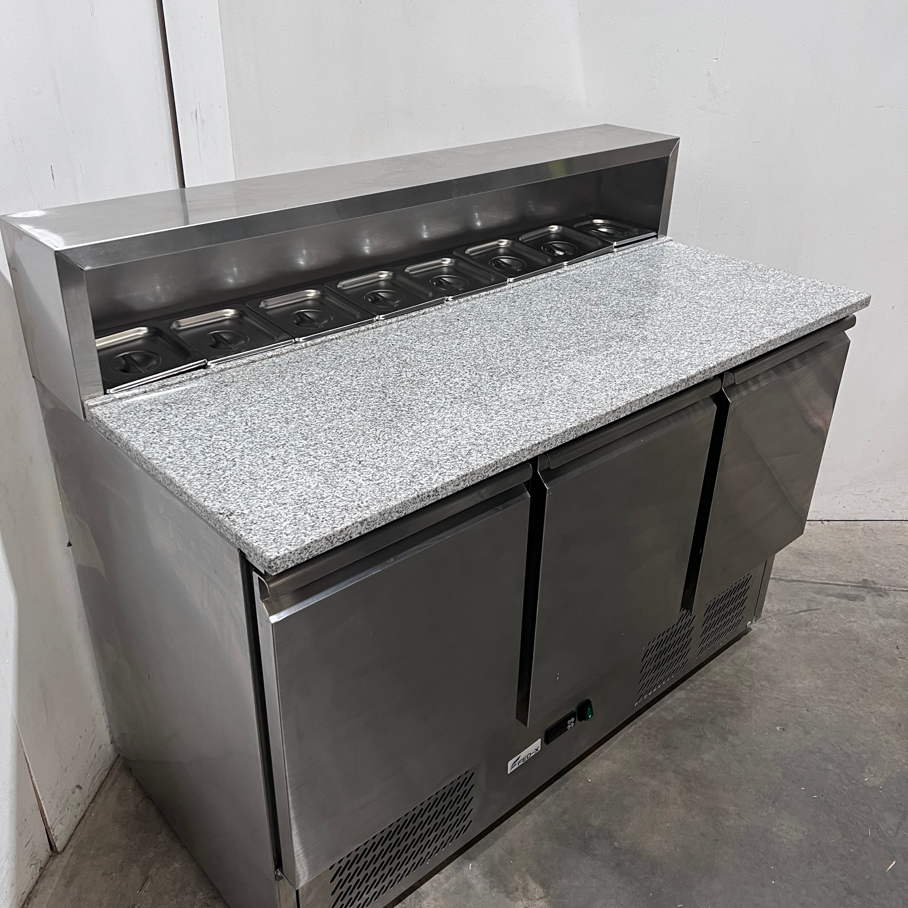 Federal XGNS1300E Sandwich Prep Fridge - 899632