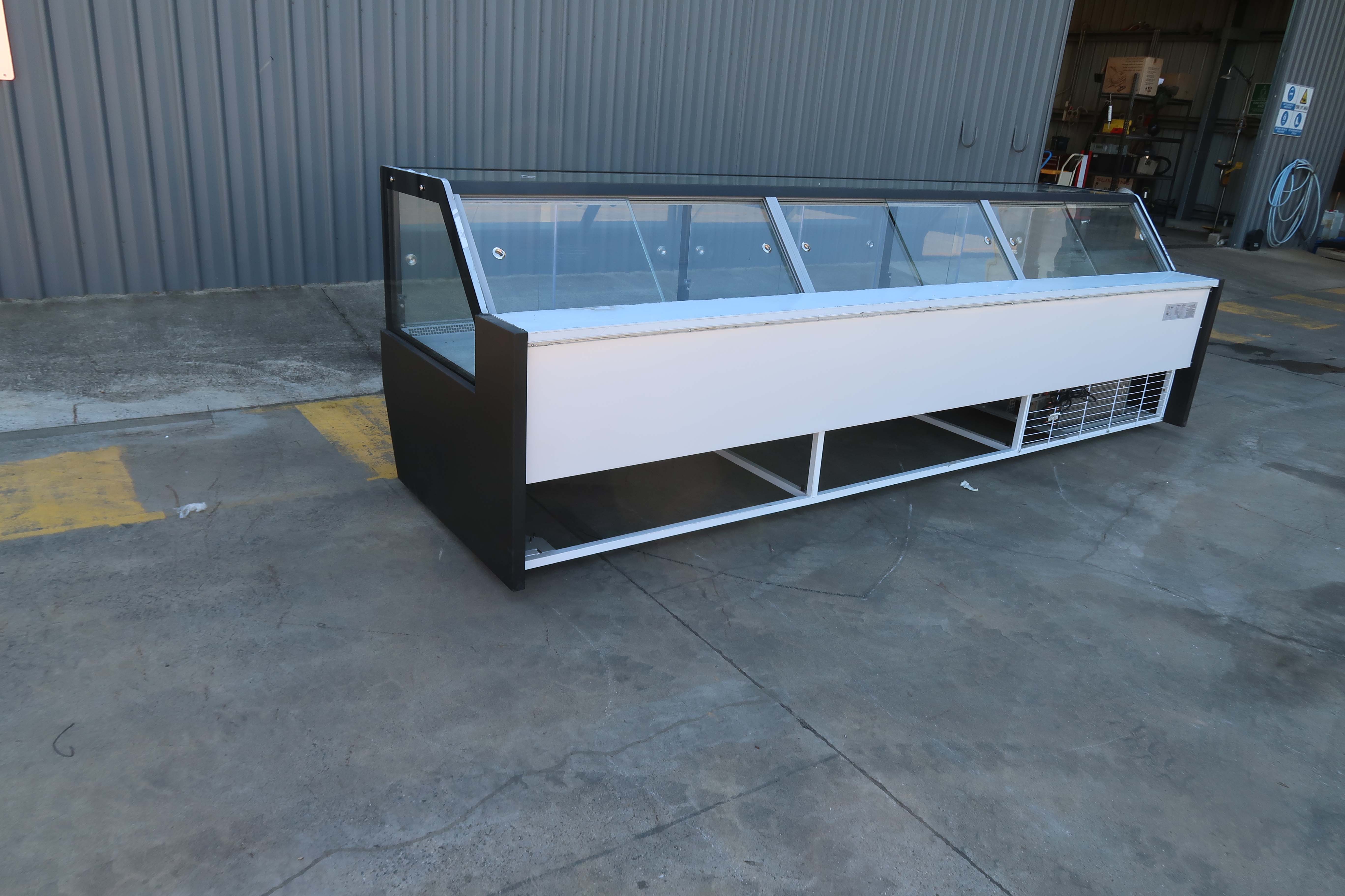 Austune ADSZB-3750 Deli Display - 900994
