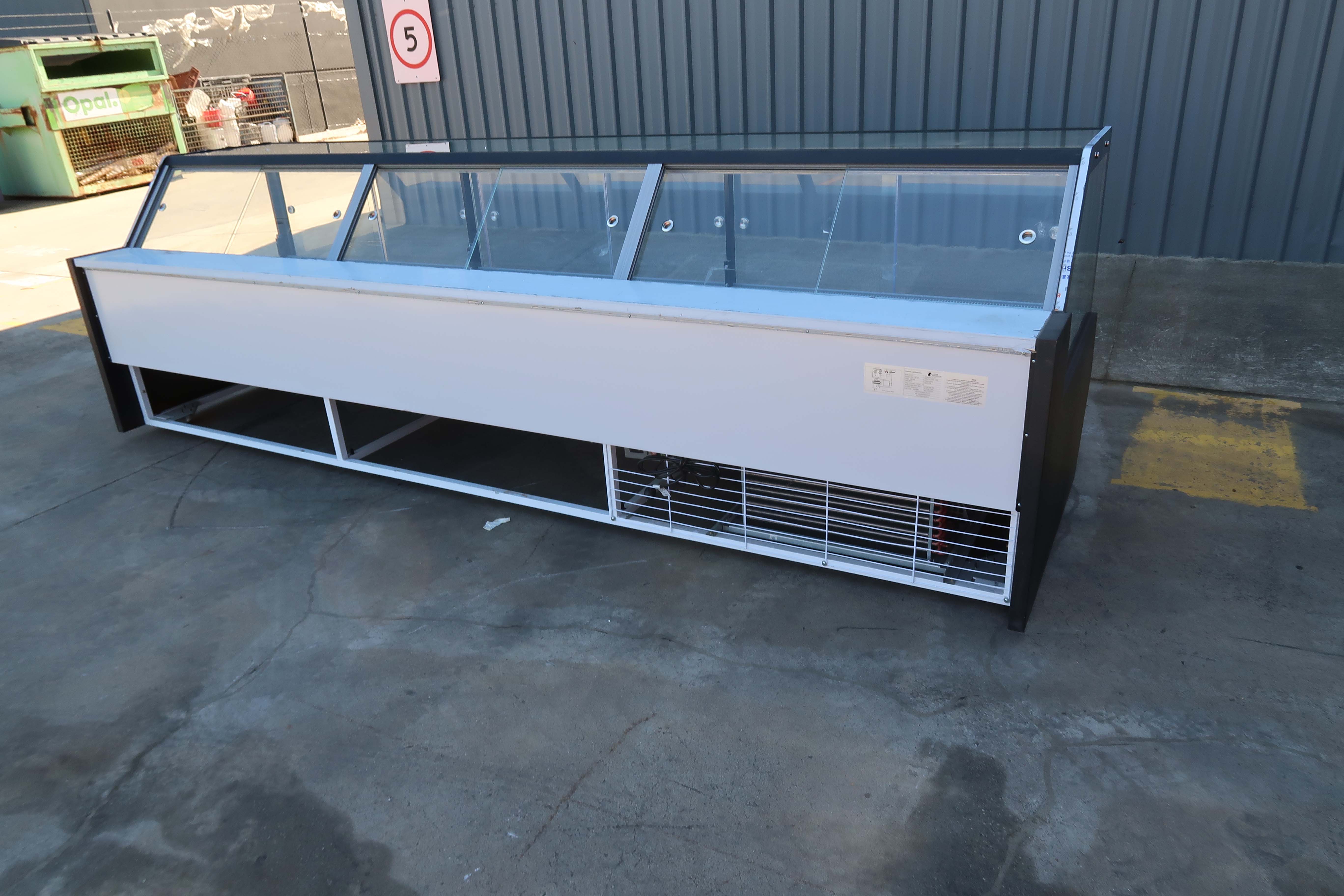 Austune ADSZB-3750 Deli Display - 900994