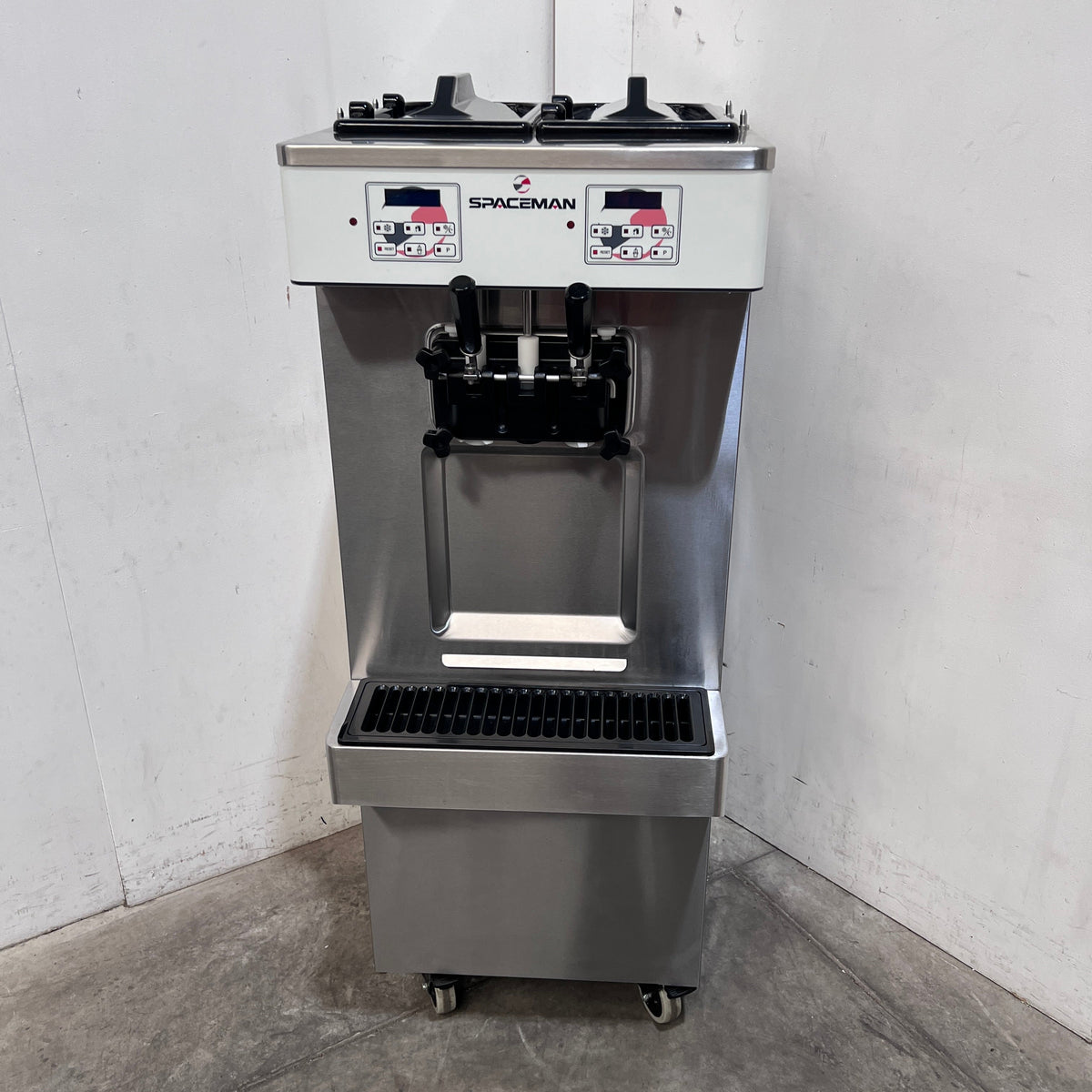 Spaceman 6250-C Soft Serve Machine - 902064