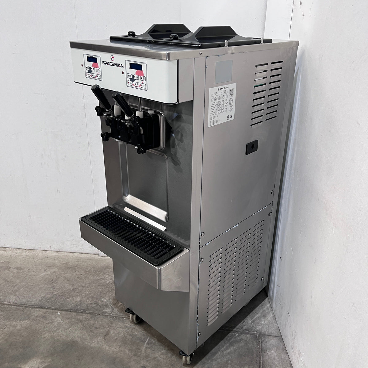 Spaceman 6250-C Soft Serve Machine - 902064