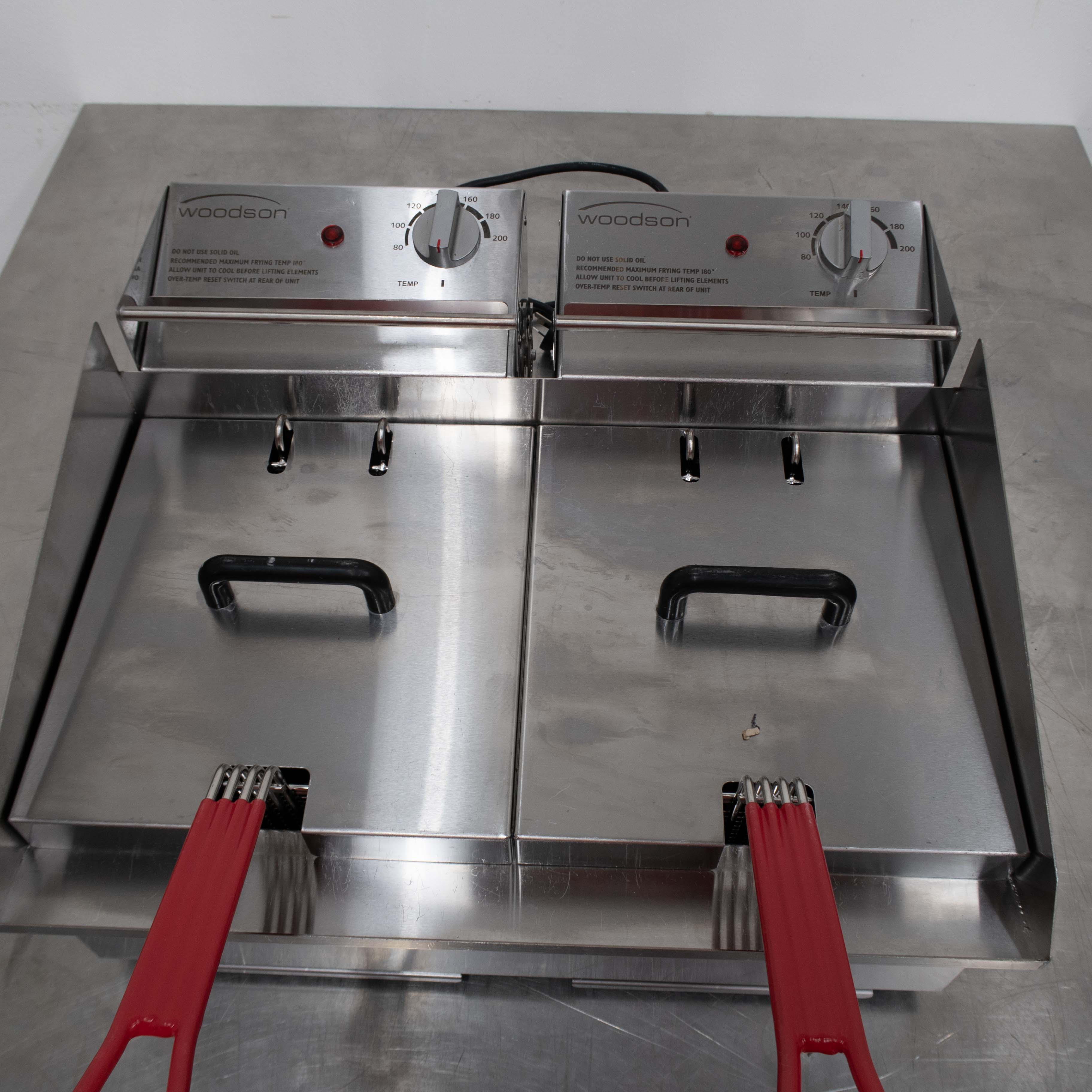 Woodson W.FRT50C Countertop Split Pan Fryer - 902112