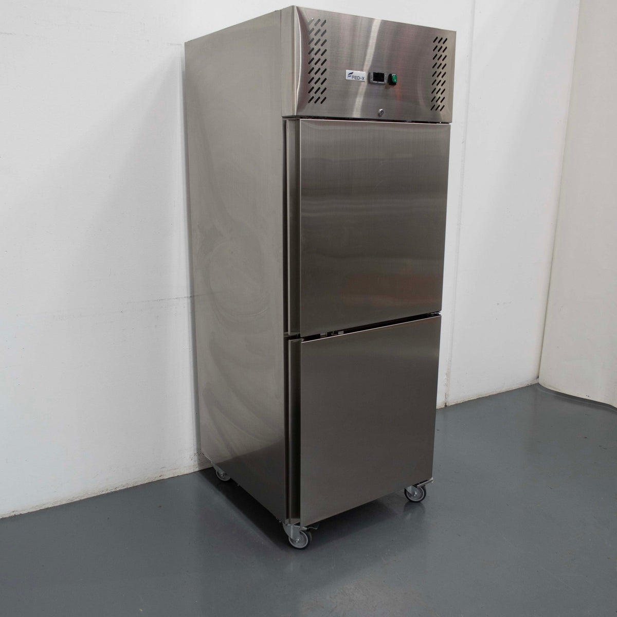 FED-X XURF650S1V Upright Freezer - 903105