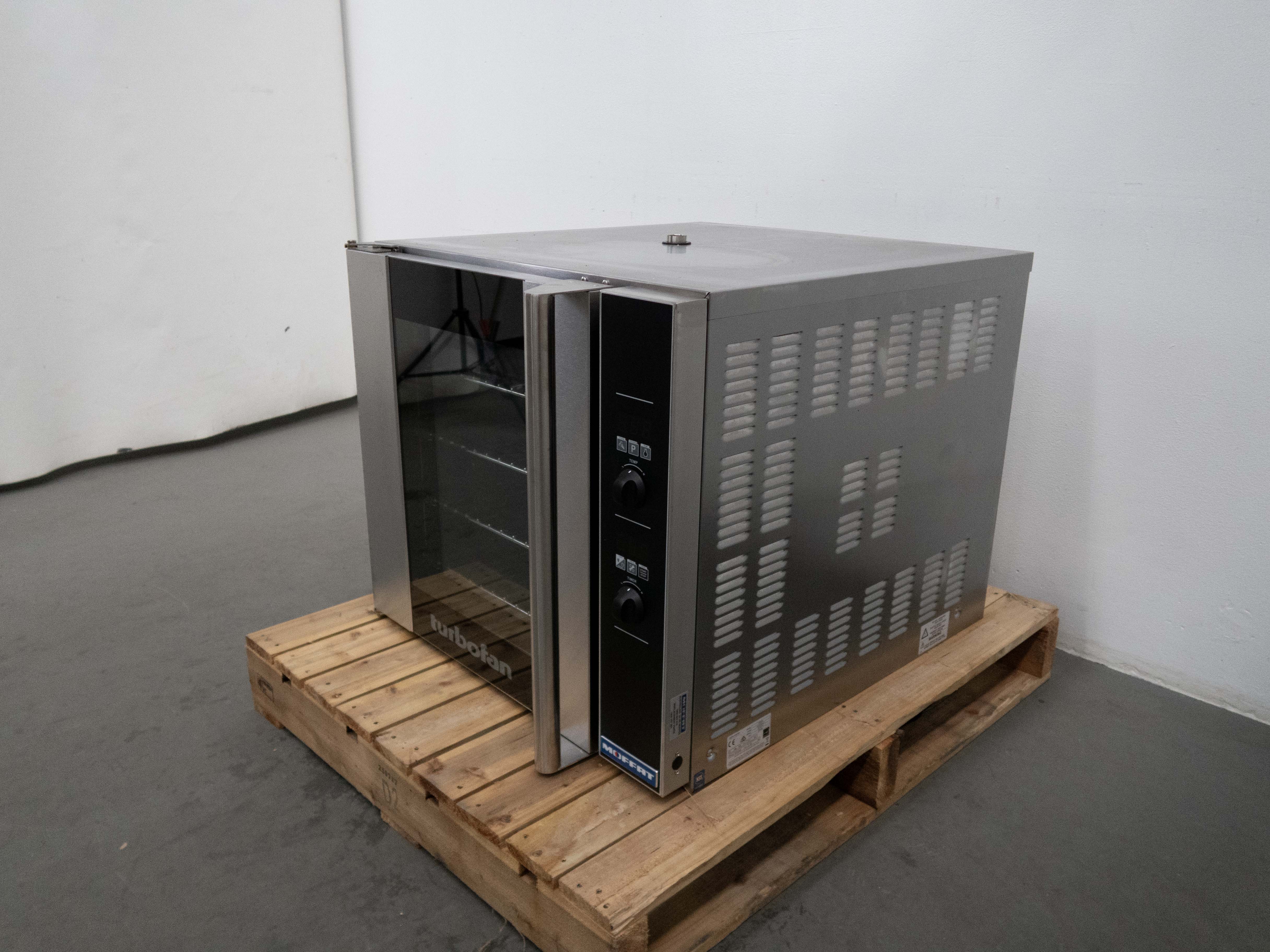 Turbofan E32D4 Convection Oven + Stand - 904383