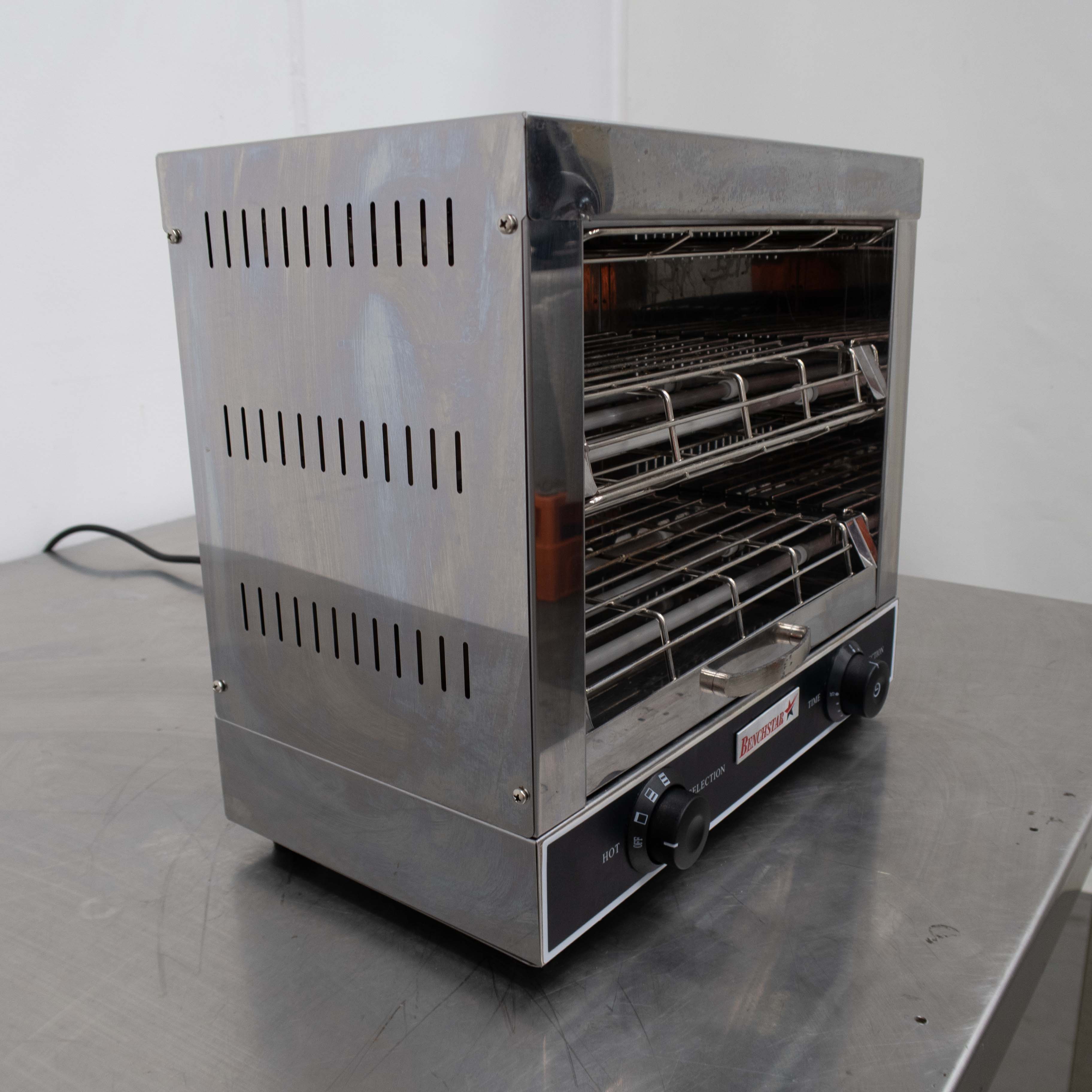 Benchstar AT-360BE Toaster - 904995