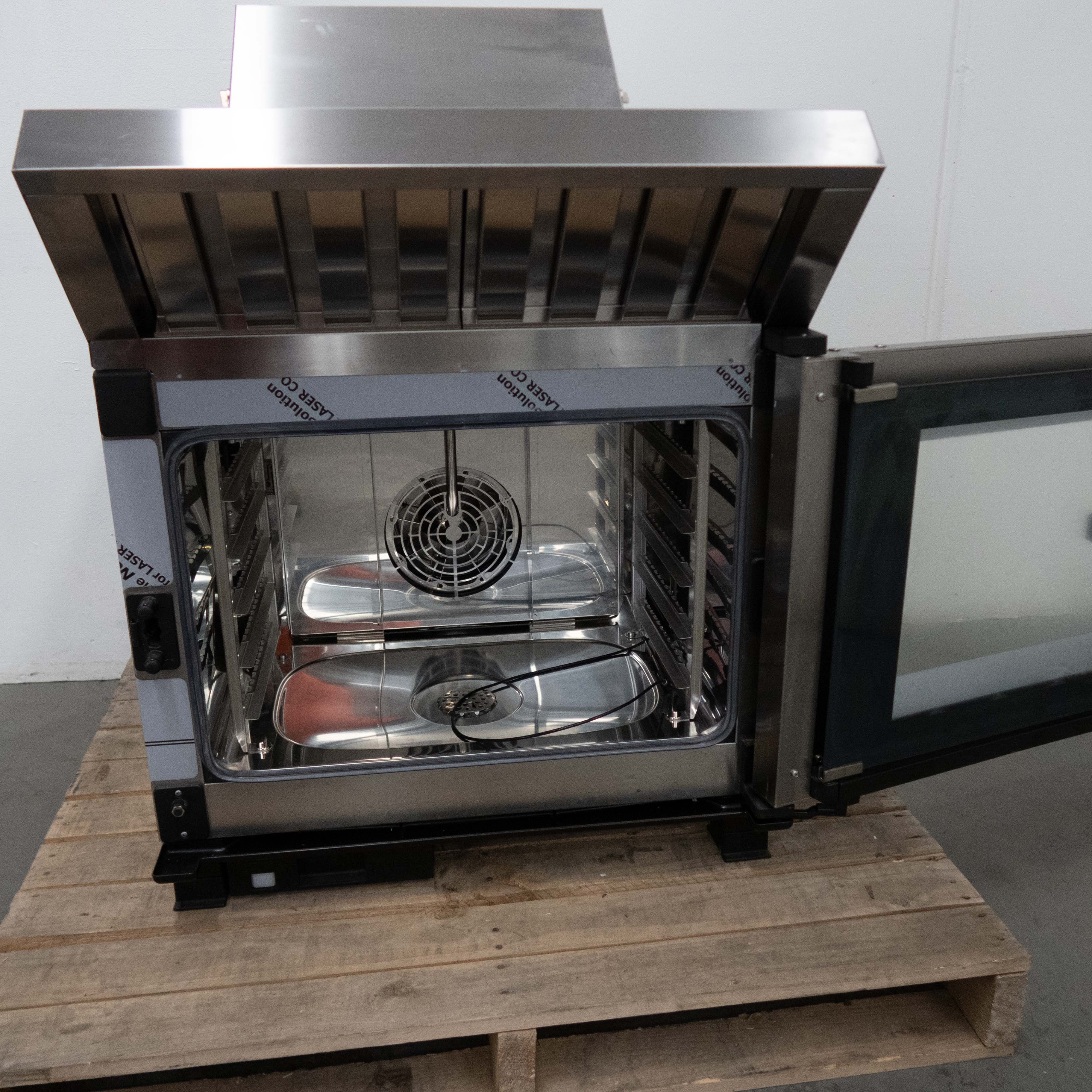 Unox XEVC-0511E1LM Combi Oven + Exhaust Hood - 907222