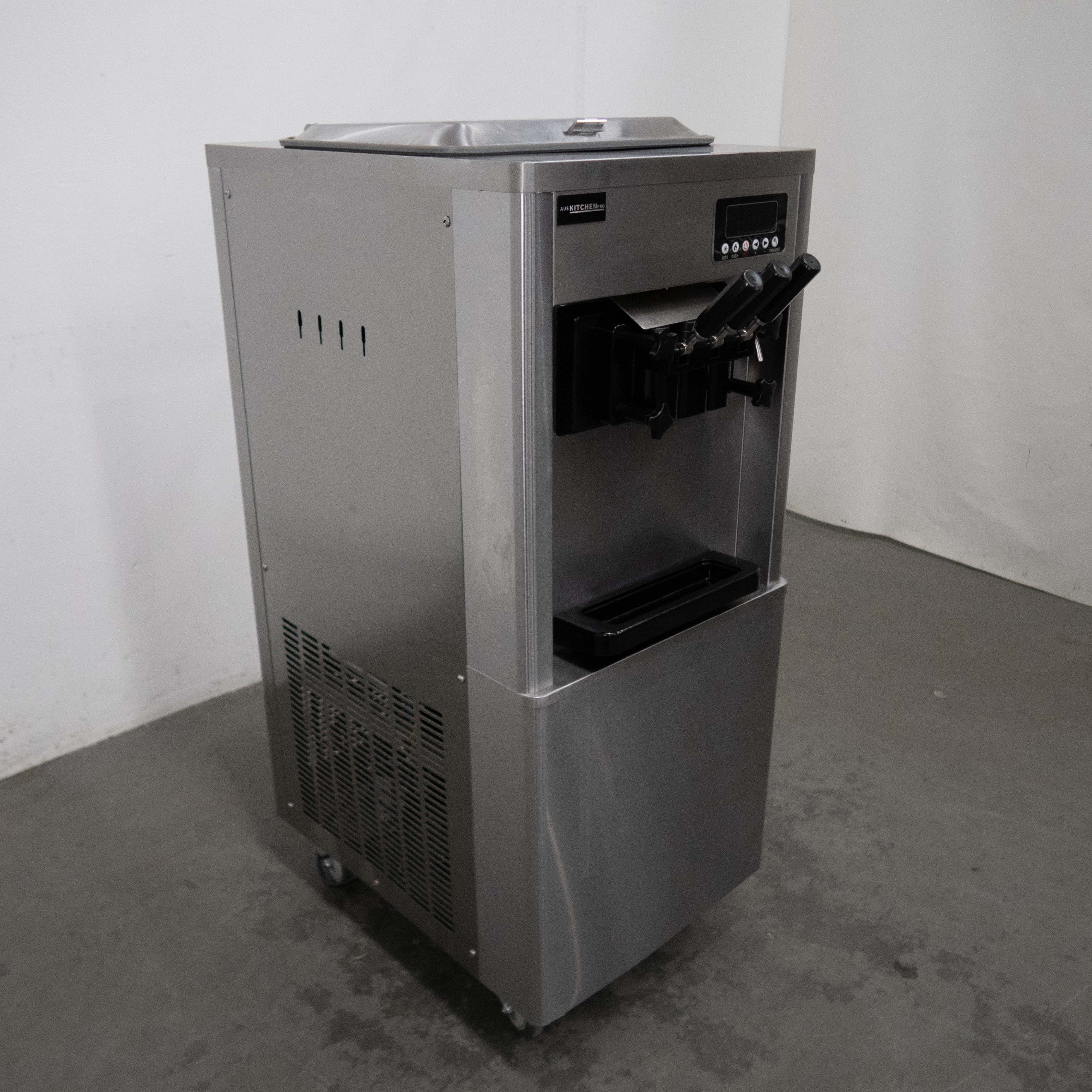 Aus Kitchen AUSKPSSA22 Soft Serve Ice Cream Machine - 916398