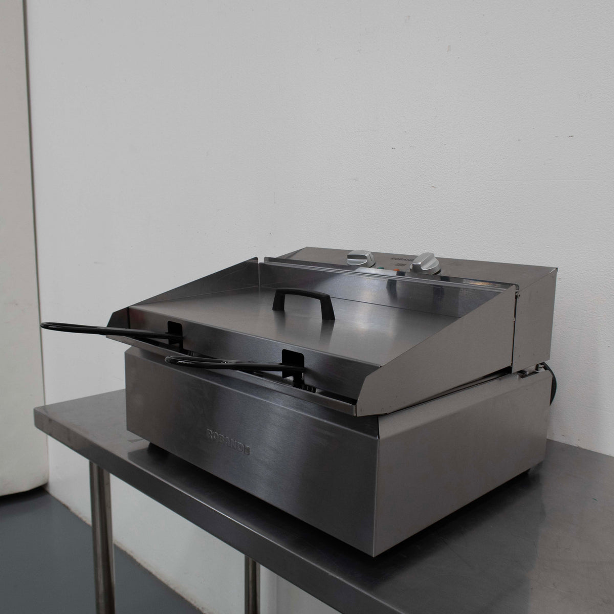 Roband FR111 Countertop Fryer - 918945