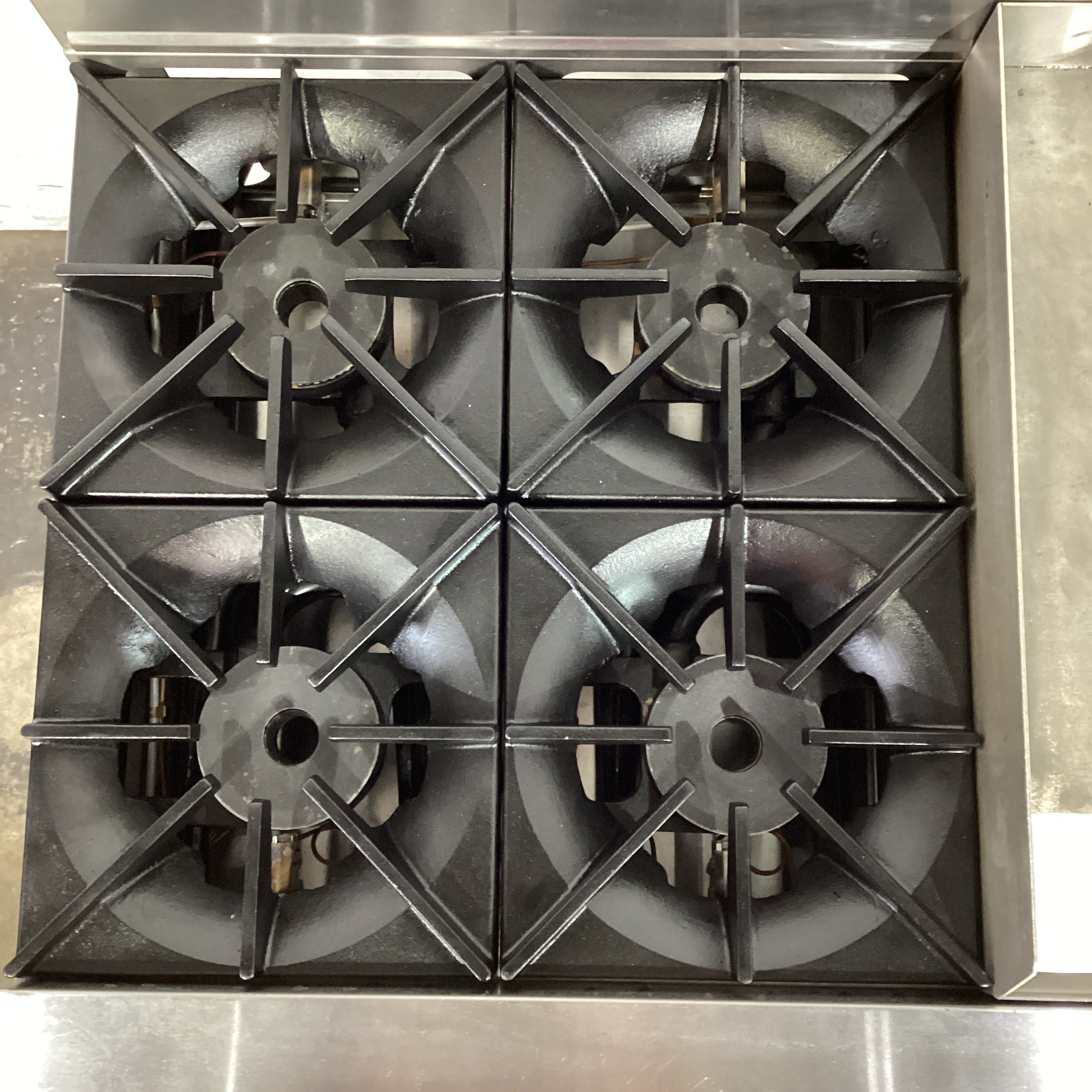 Trueheat RCT9-4-3G Open Burner Griddle + Stand - 923094