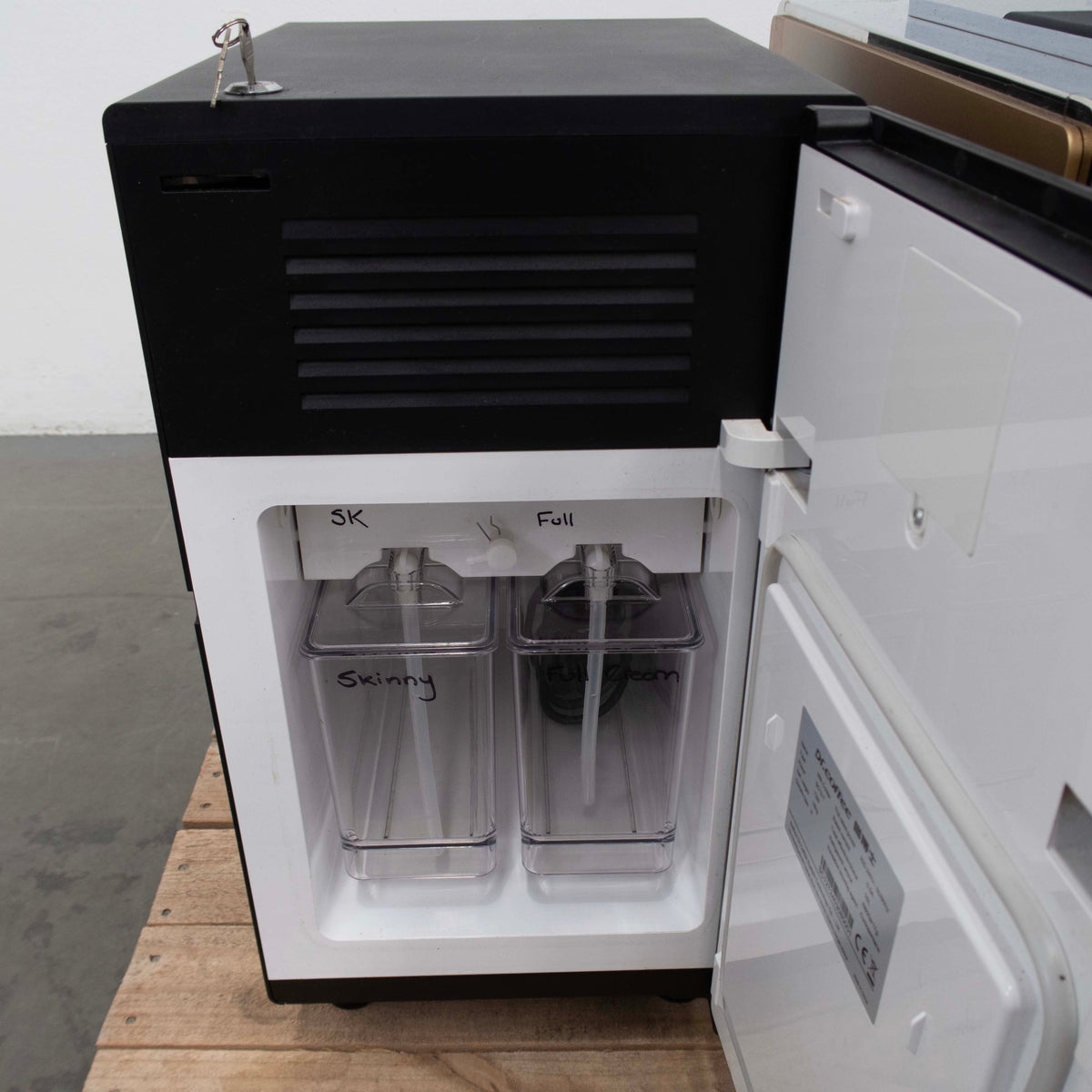 Dr Coffee Coffee Master 200 Automatic Coffee Machine + Milk Cooler - 937247