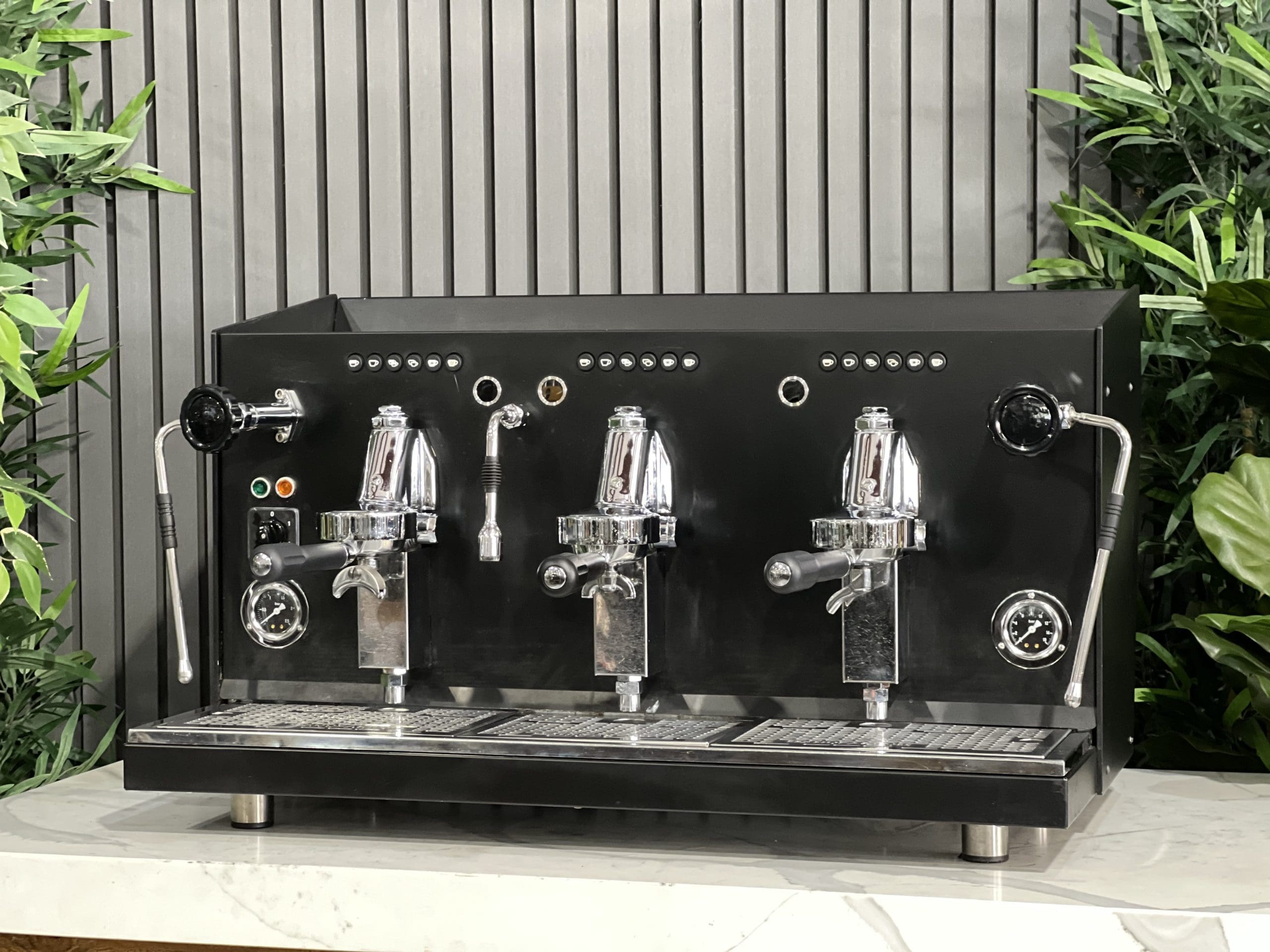 Brugnetti Giulia Manufactum - 3 Group Commercial Espresso Machine - Black