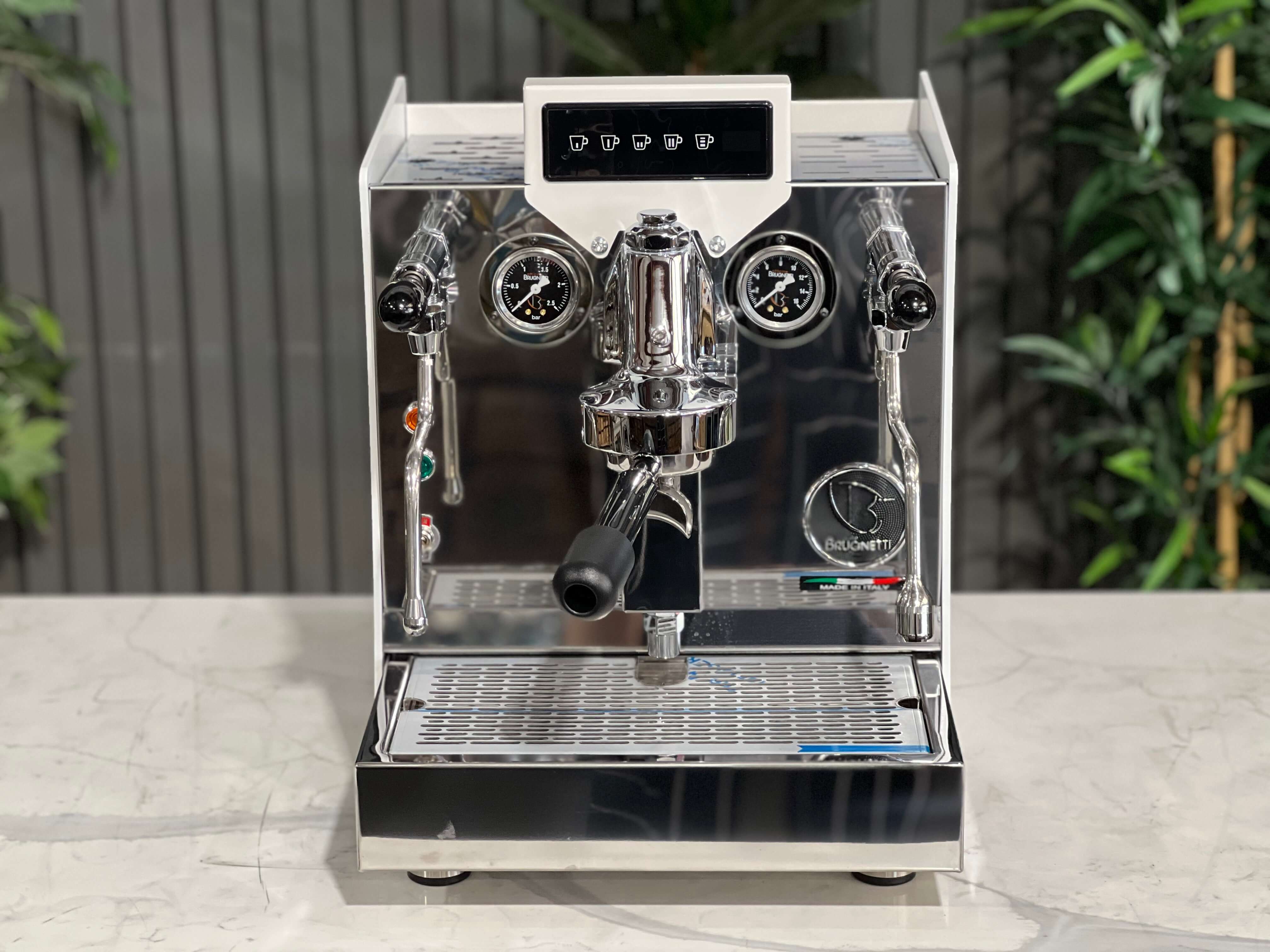 Brugnetti Giulietta Av Brand - 1 Group Commercial Espresso Machine - White
