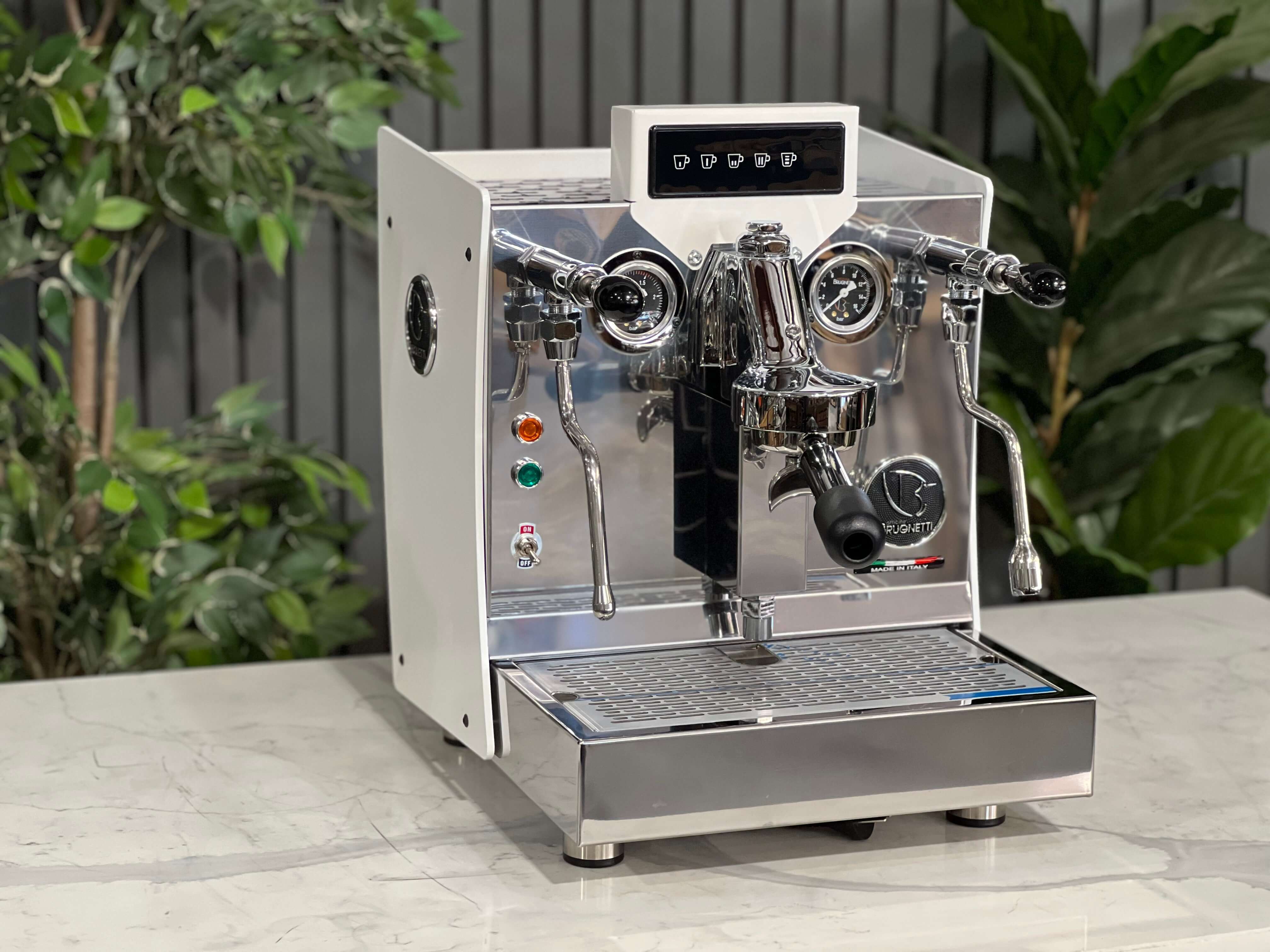 Brugnetti Giulietta Av Brand - 1 Group Commercial Espresso Machine - White