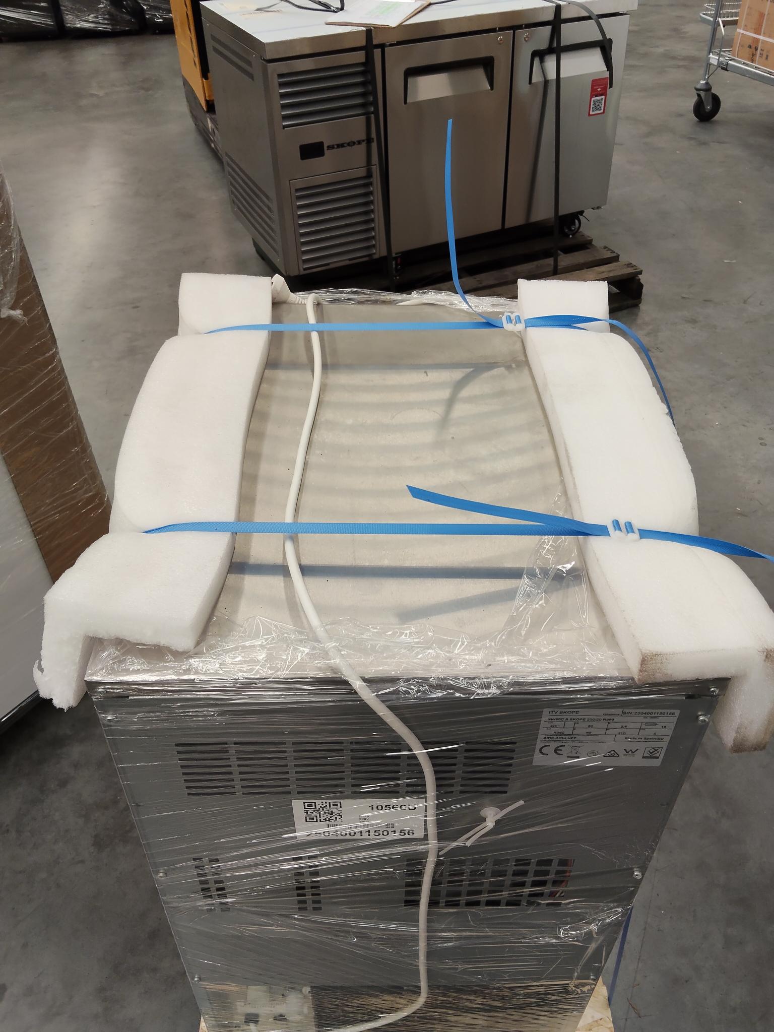 CLEARANCE - Skope Ice Queen IQN90C A Self-Contained Ice Maker - IQN 90 C A-2504001150156