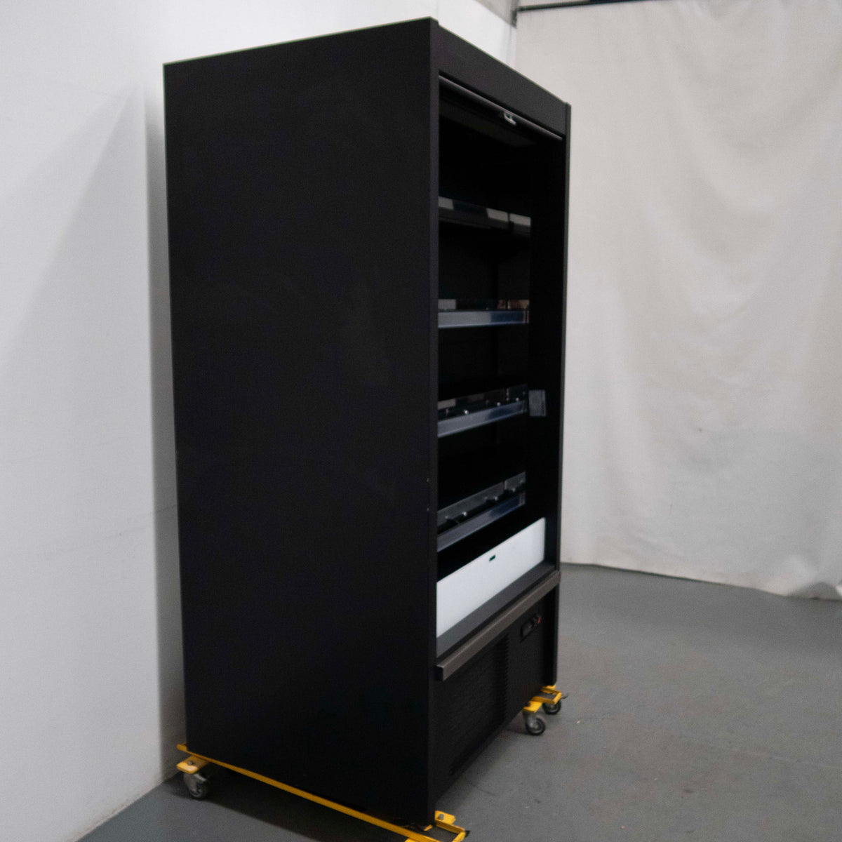 Hussmann H1TMS-10-1ISCB0U IS/BLK OS Deli Reach In - 902953