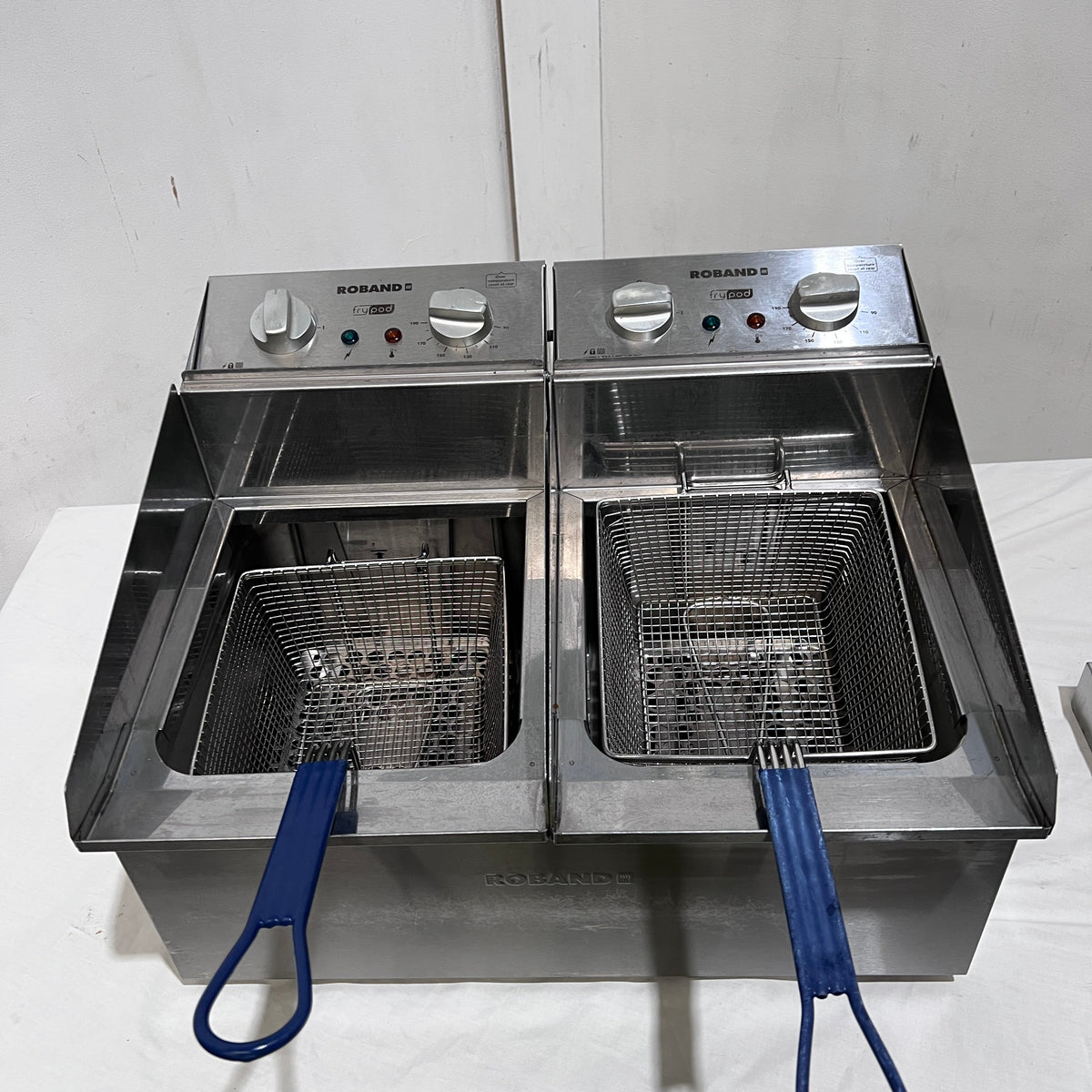 Roband FR28 Counter Top Split Pan Fryer - 851313
