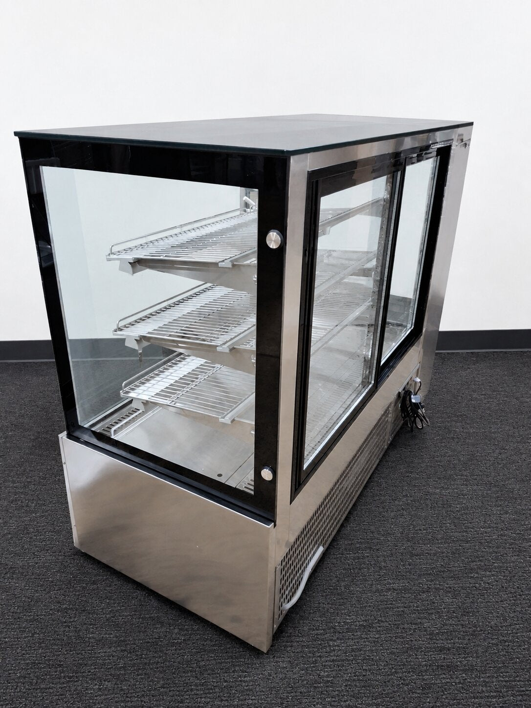 Bonvue SL850V Chilled Food Cake Display - 878277