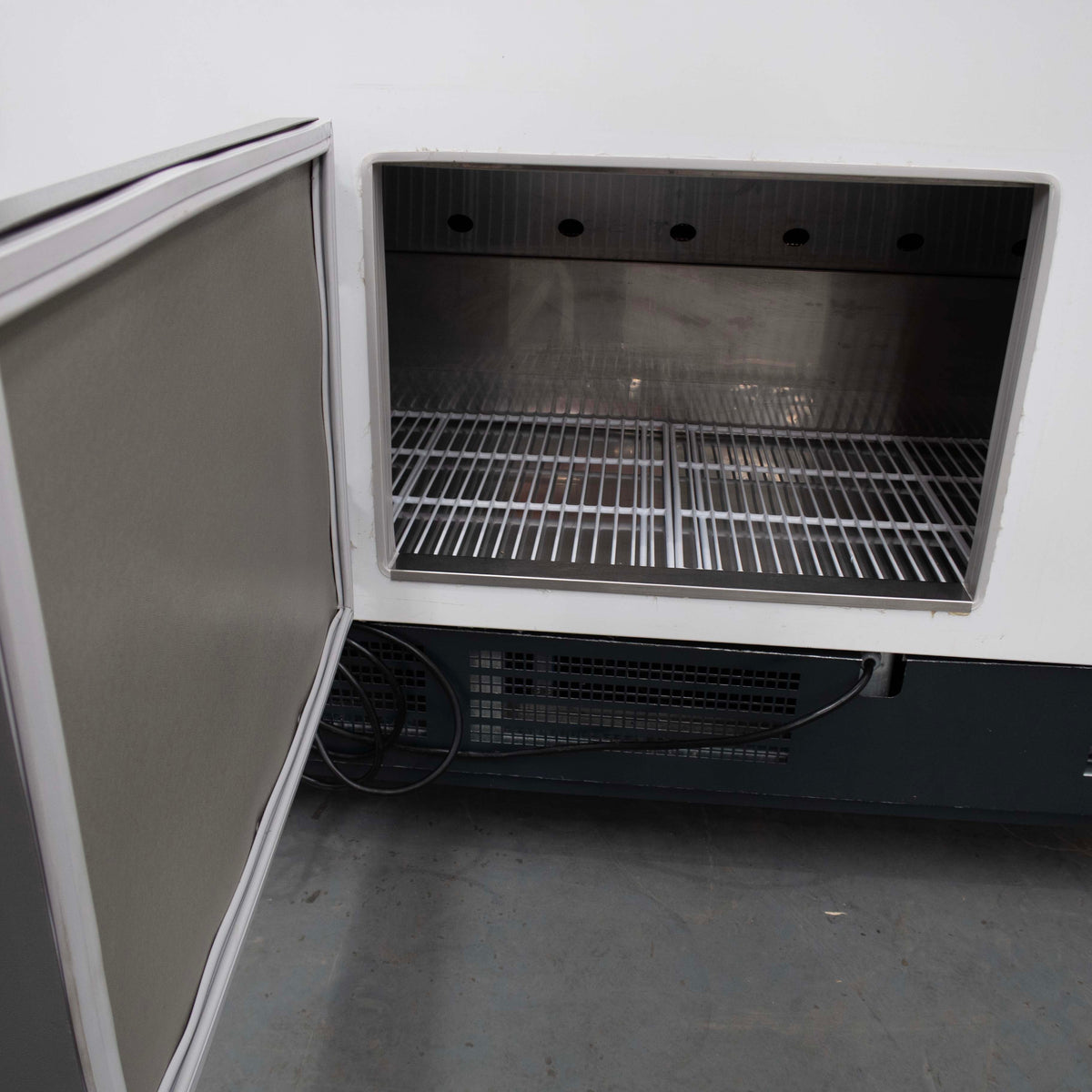 Bromic Refrigeration DD1250SG-NR Deli Curved Display - 864213
