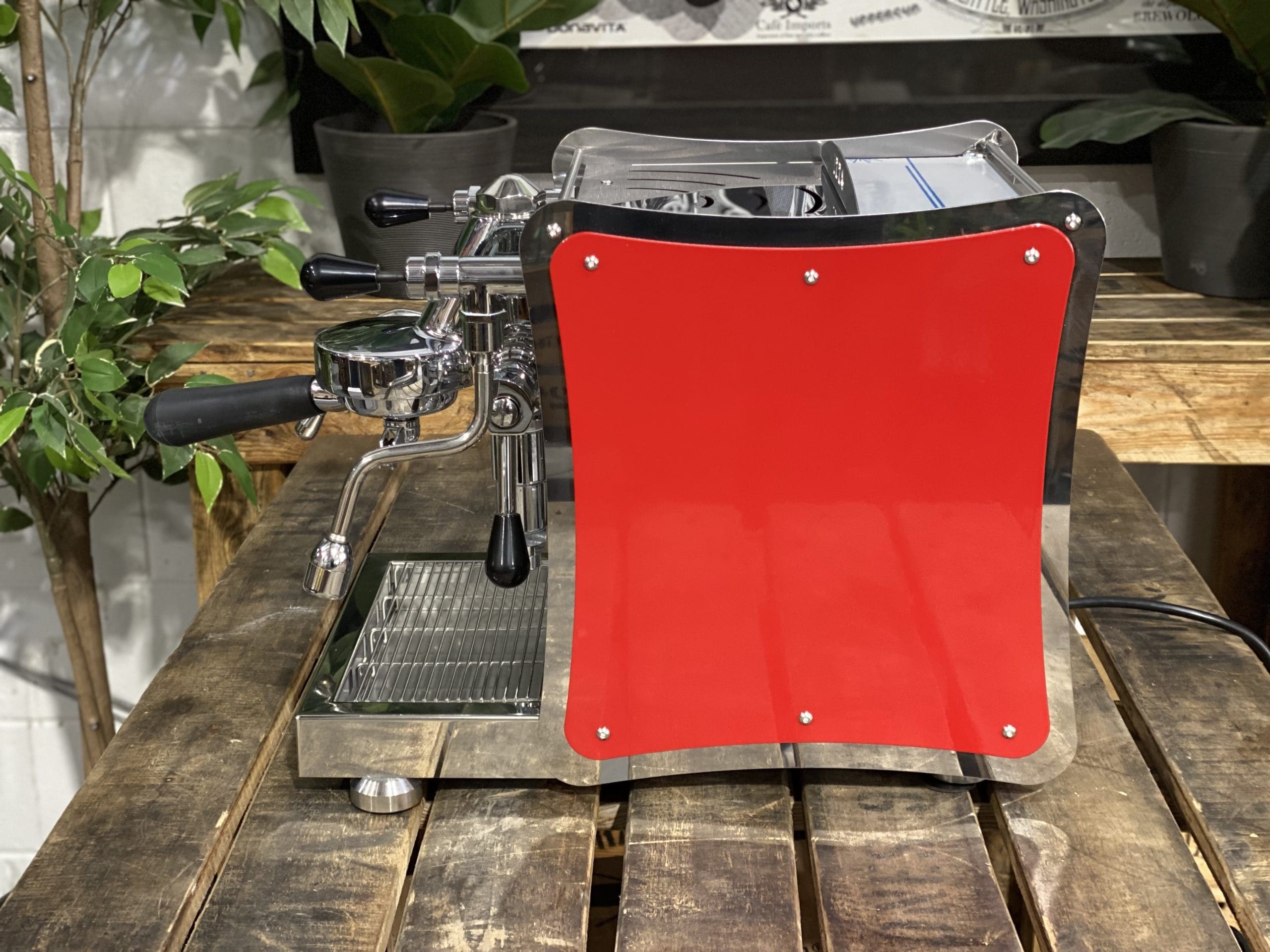 Izzo Vivi Flat - 1 Group Commercial Espresso Machine - Red