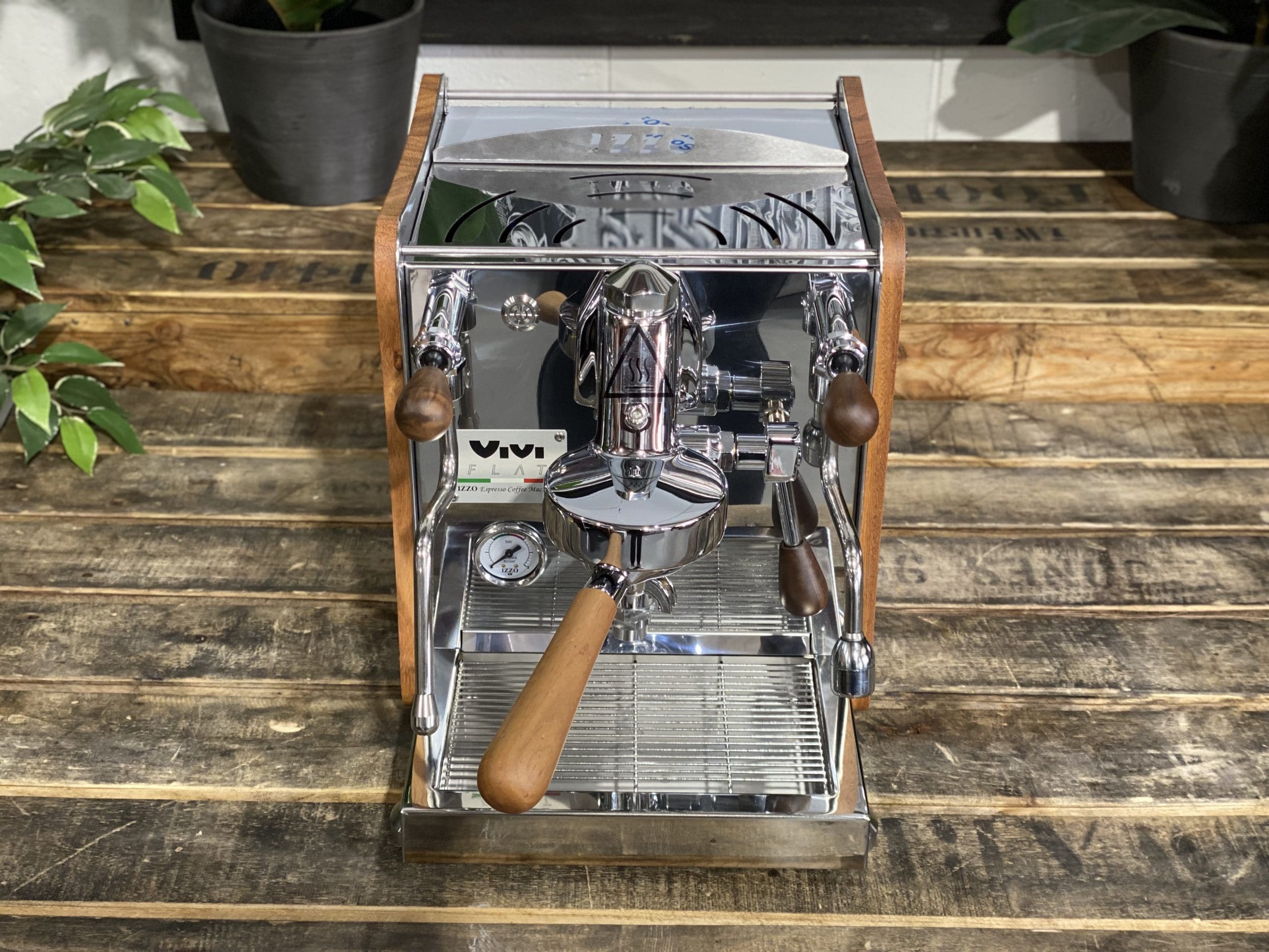 Izzo Vivi Flat Trim - 1 Group Commercial Espresso Machine - Timber