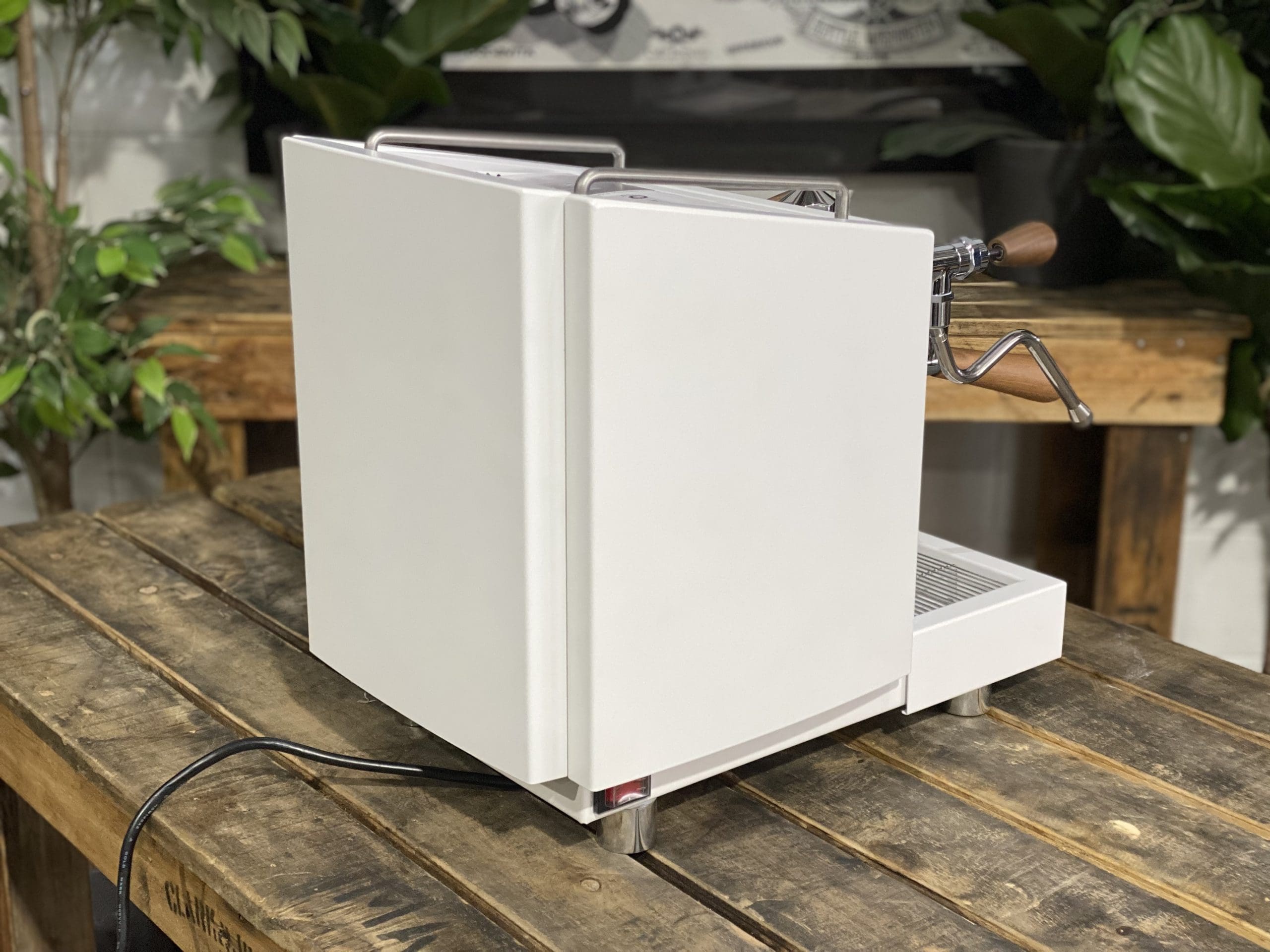 Izzo Vivi PID White - 1 Group Commercial Espresso Machine - Timber