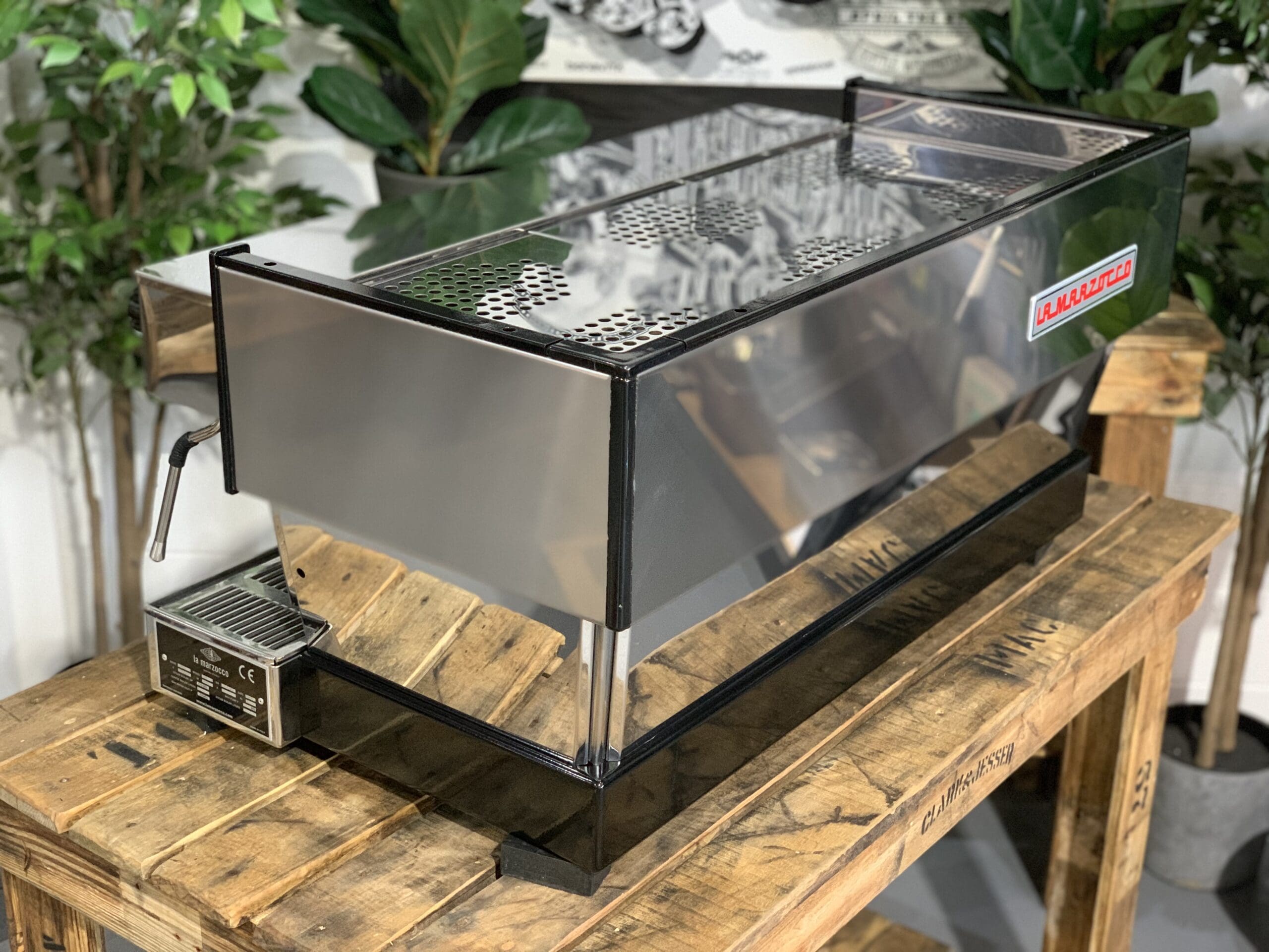 La Marzocco Linea Classic - 3 Group Commercial Espresso Machine - Stainless Steel
