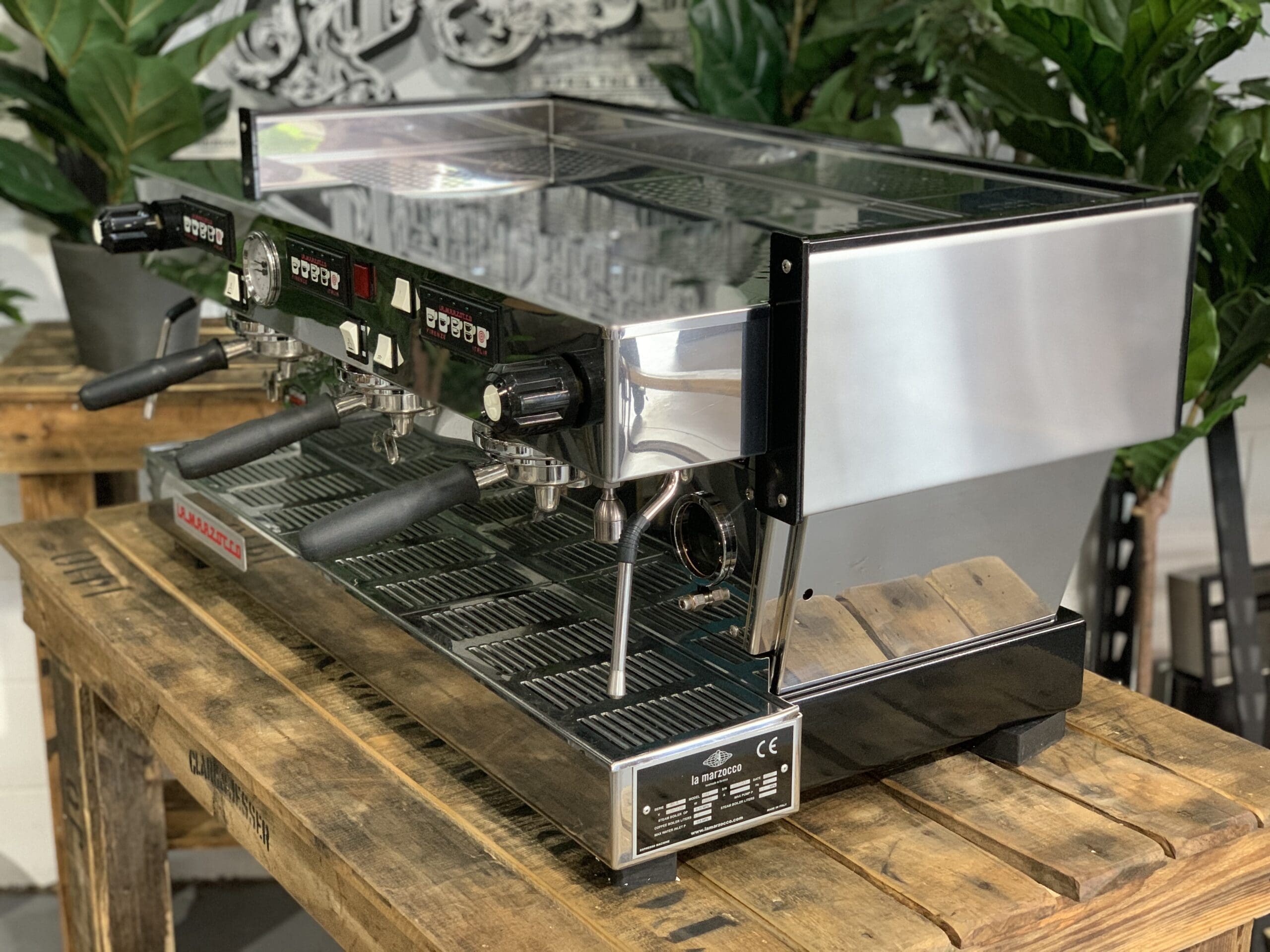 La Marzocco Linea Classic - 3 Group Commercial Espresso Machine - Stainless Steel