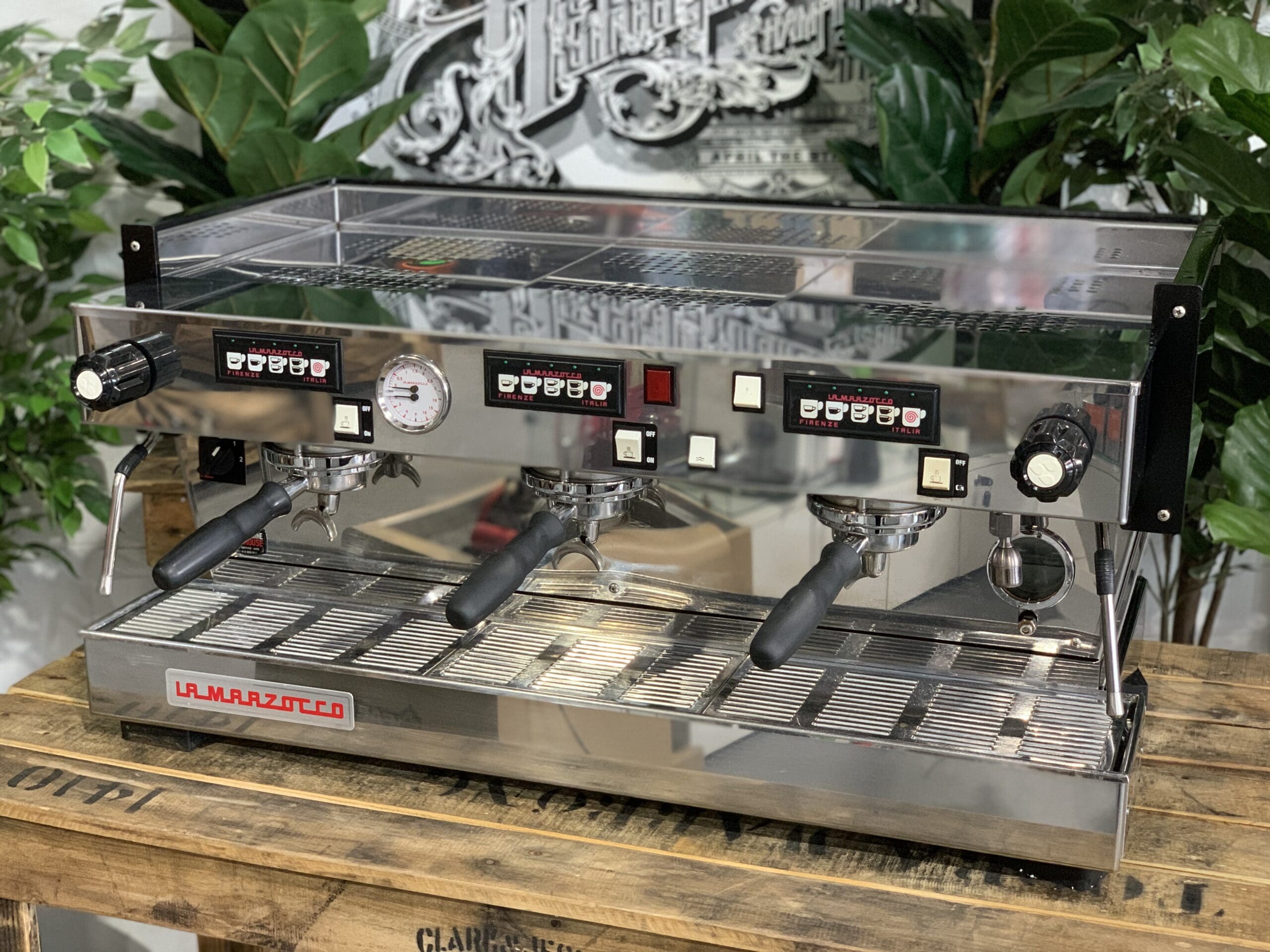 La Marzocco Linea Classic - 3 Group Commercial Espresso Machine - Stainless Steel