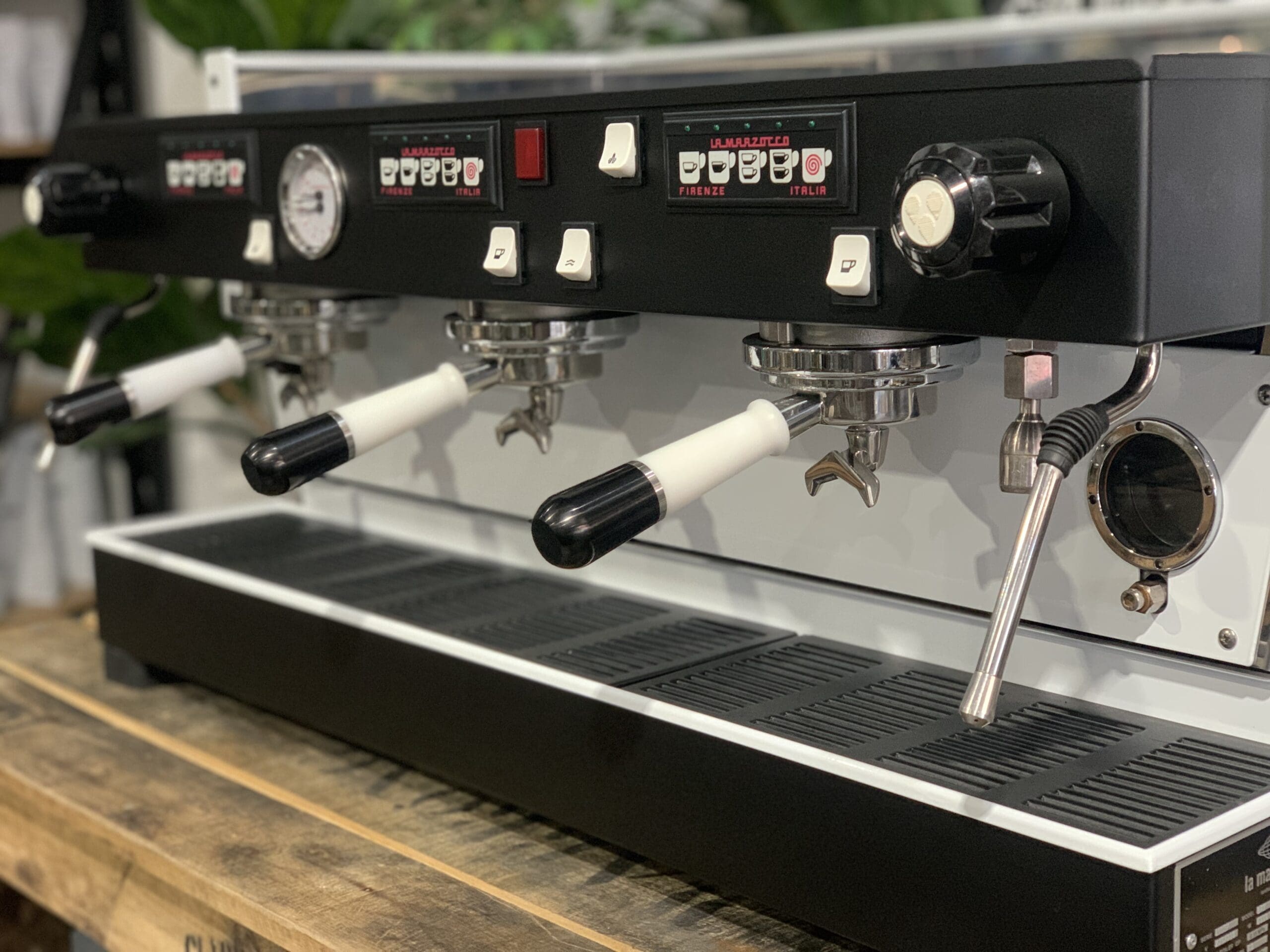 La Marzocco Linea Classic White - 3 Group Commercial Espresso Machine - Black