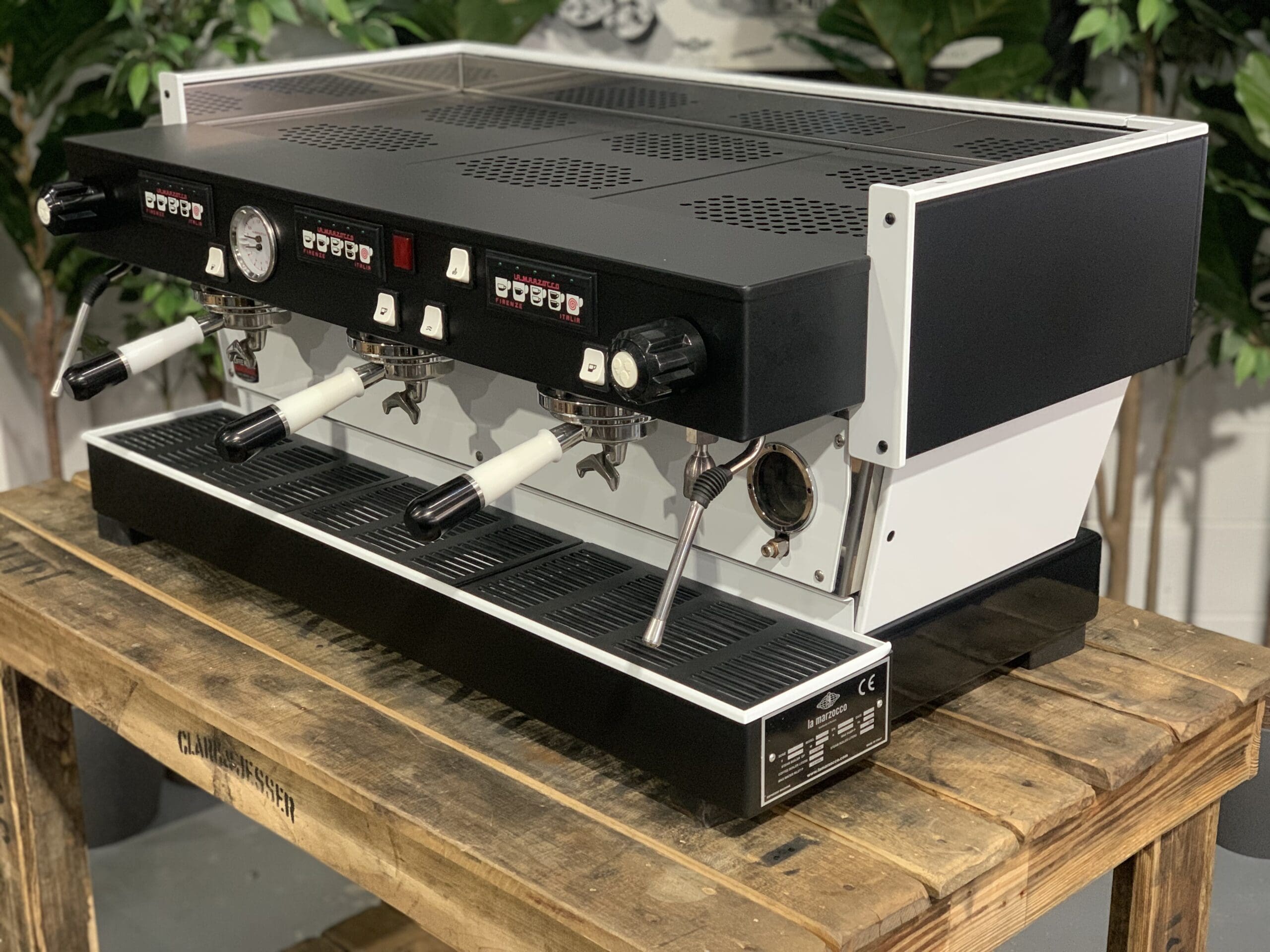 La Marzocco Linea Classic White - 3 Group Commercial Espresso Machine - Black