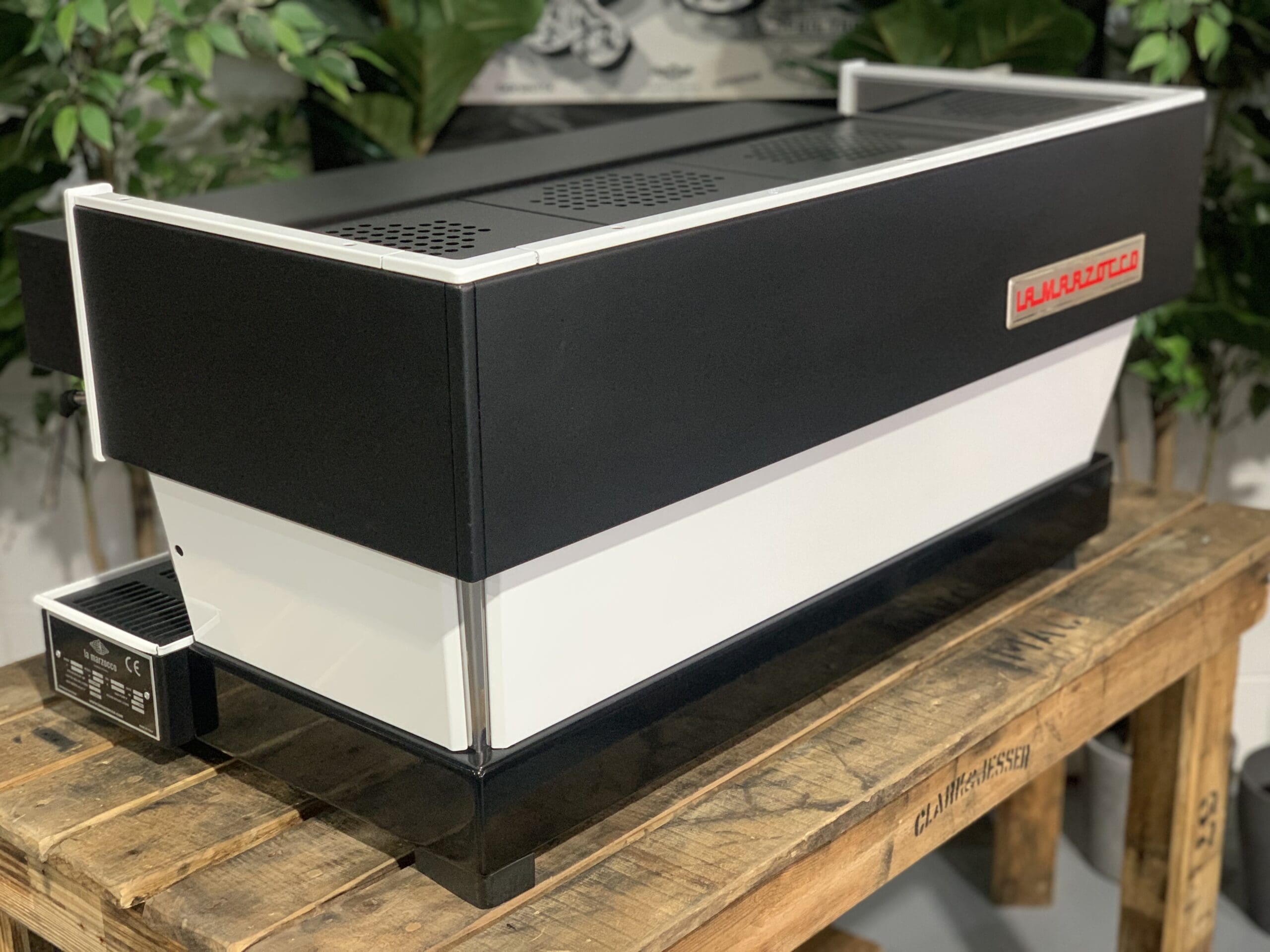 La Marzocco Linea Classic White - 3 Group Commercial Espresso Machine - Black