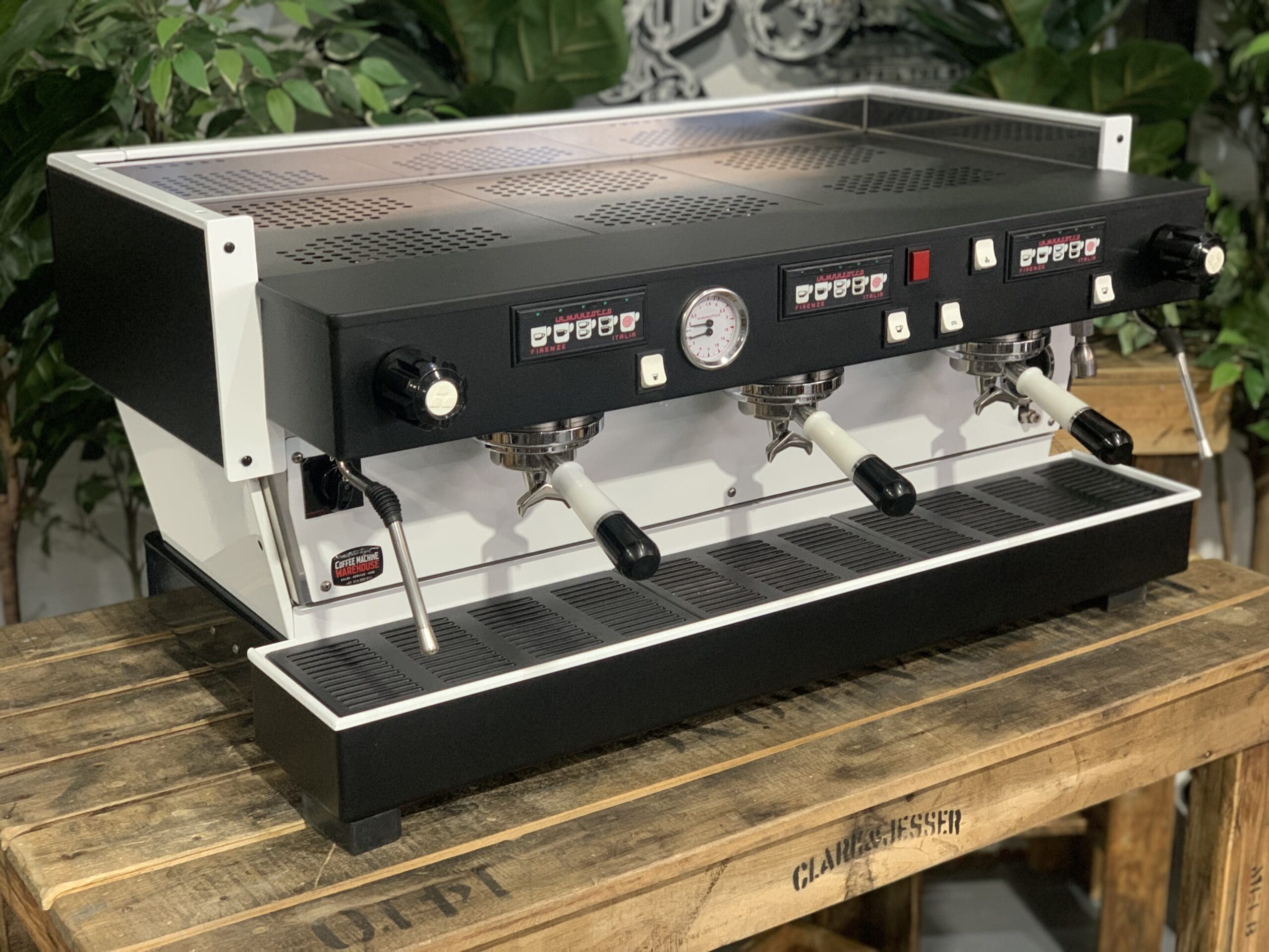 La Marzocco Linea Classic White - 3 Group Commercial Espresso Machine - Black