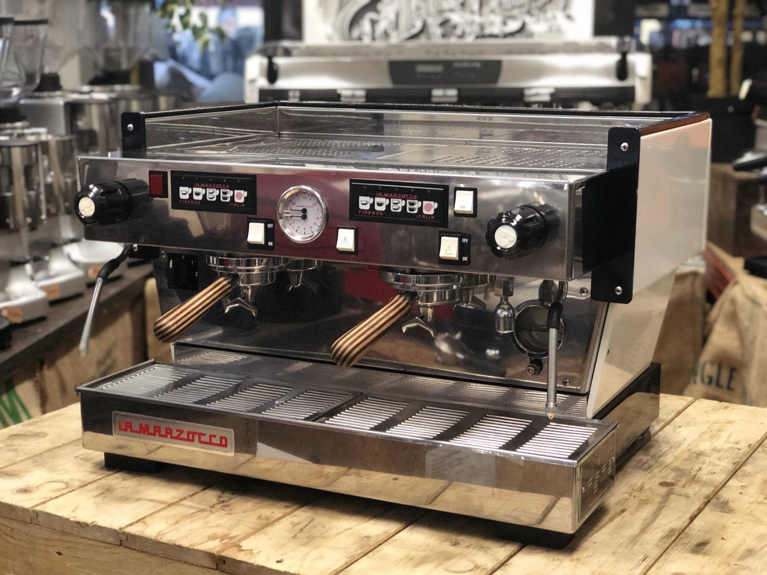 La Marzocco Linea Classic 2 Group White with Timber Handles