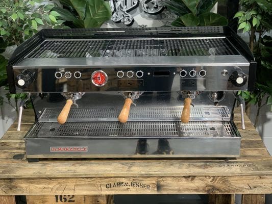 La Marzocco Linea PB 3 Group Black with Timber Handles