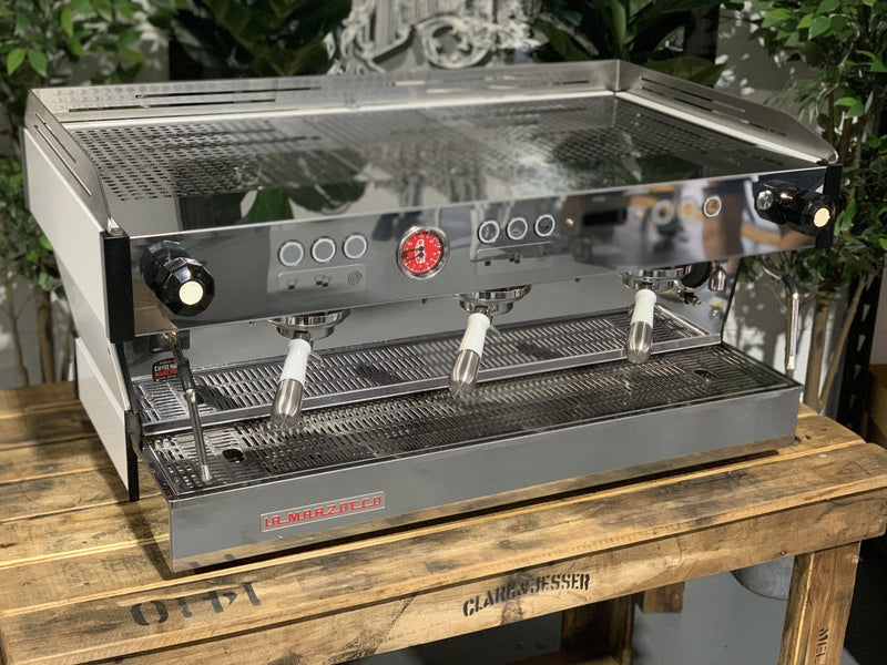 La Marzocco Linea PB 2 Group White & Black w. Pesado’s