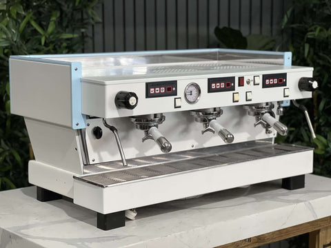 La Marzocco Linea Classic - 3 Group Commercial Espresso Machine