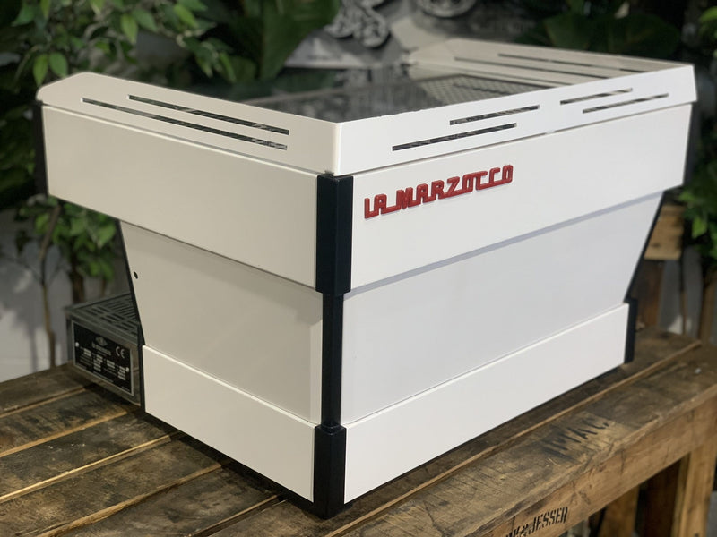 La Marzocco Linea PB 2 Group White w. Pesado Group Handles