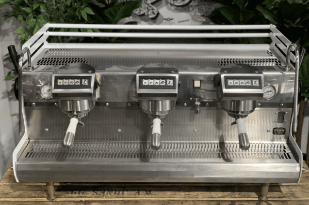 Synesso Sabre w. Pesado's - 3 Group Commercial Espresso Machine - White