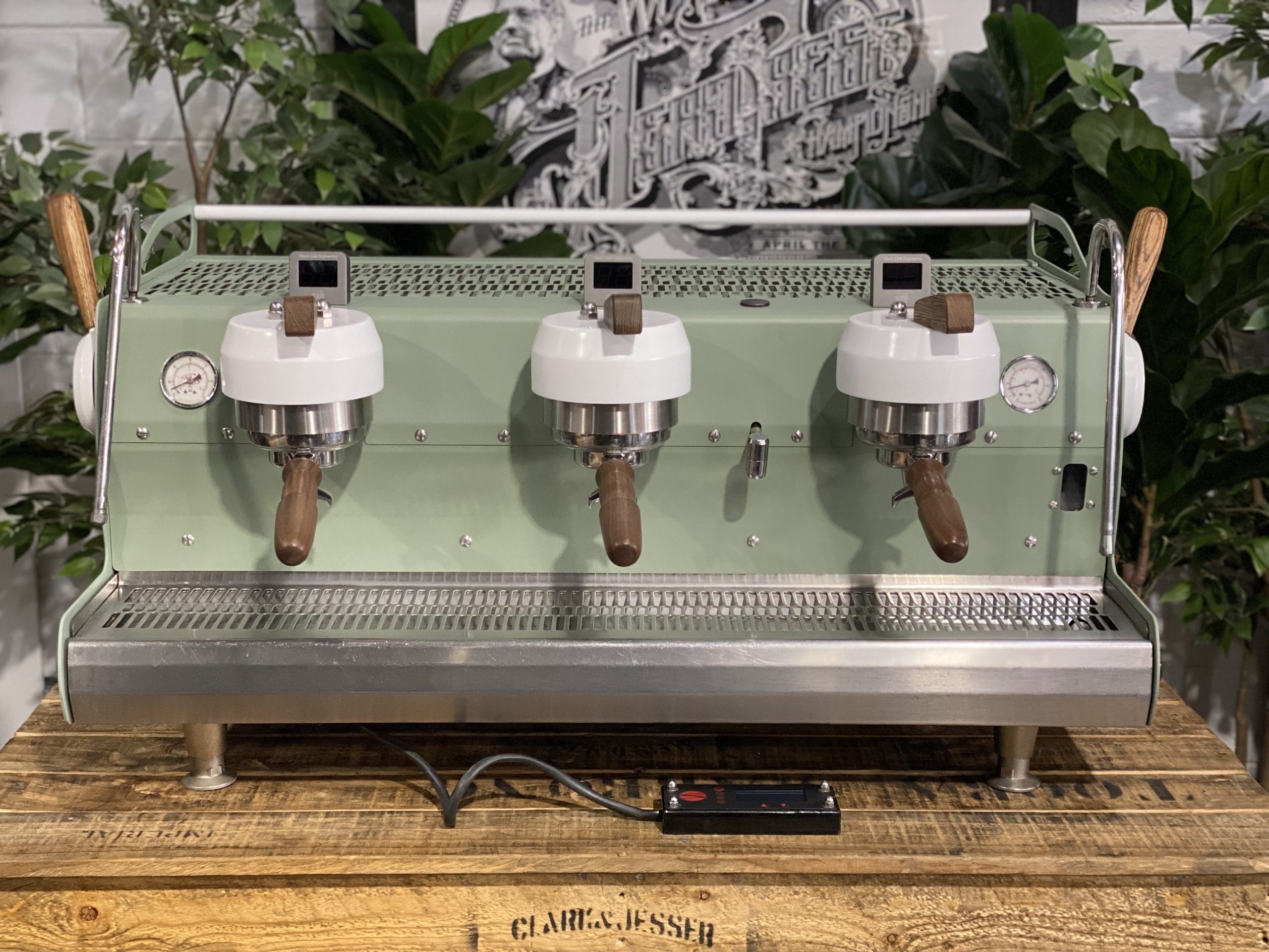 Synesso Cyncra Alcorn Shot Timers Green & White - 3 Group Commercial Espresso Machine - Timber