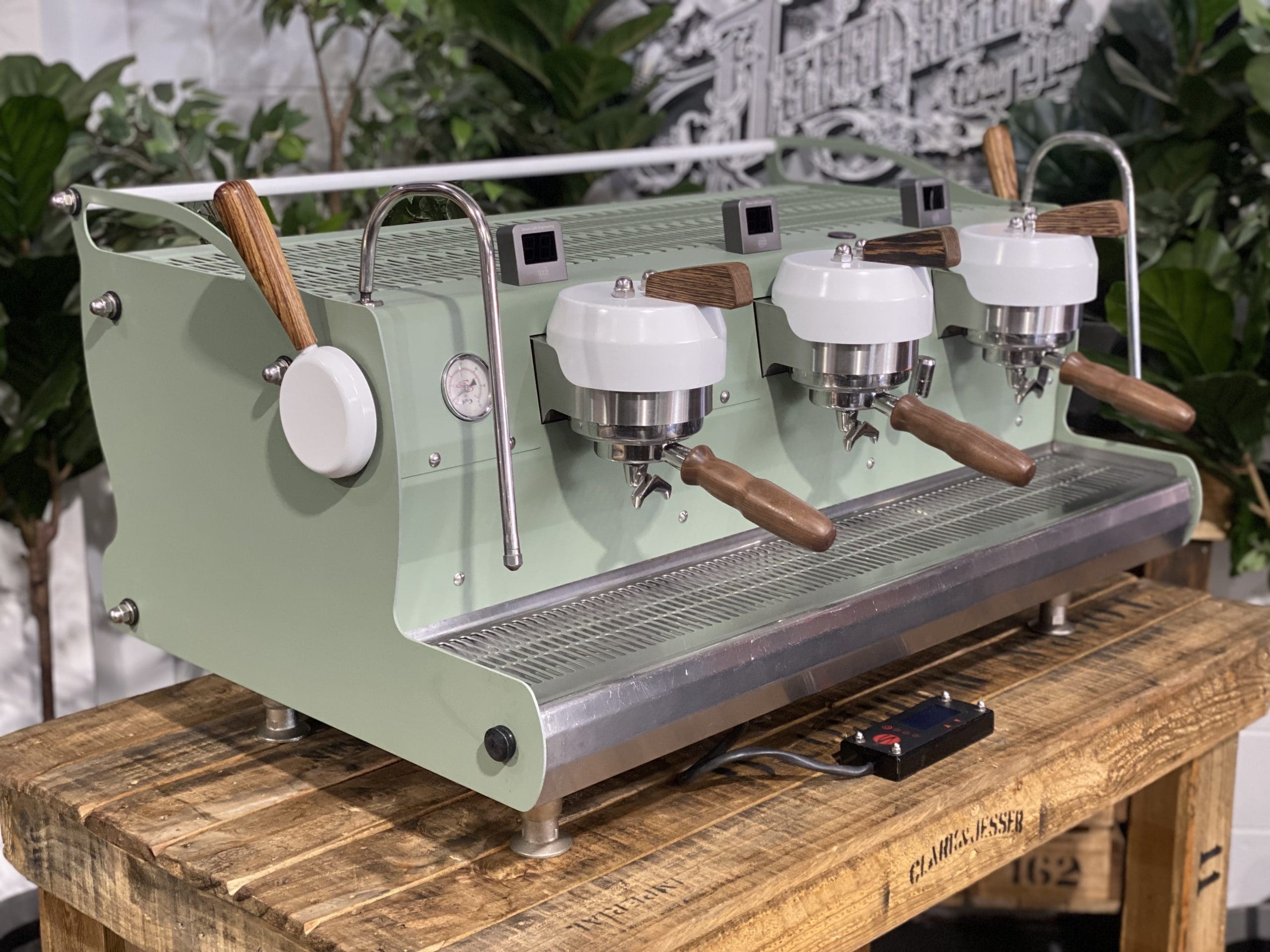 Synesso Cyncra Alcorn Shot Timers Green & White - 3 Group Commercial Espresso Machine - Timber