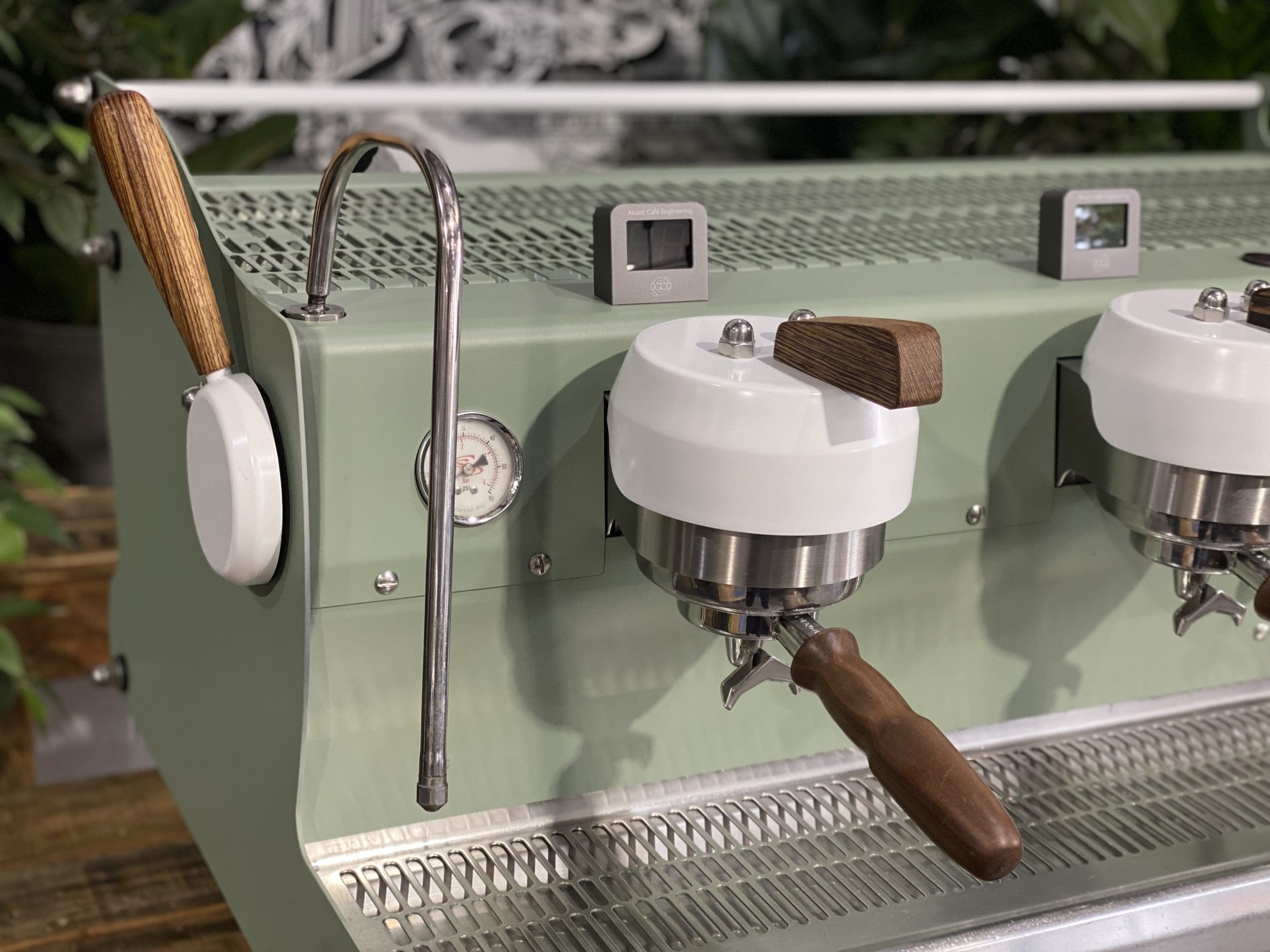 Synesso Cyncra Alcorn Shot Timers Green & White - 3 Group Commercial Espresso Machine - Timber
