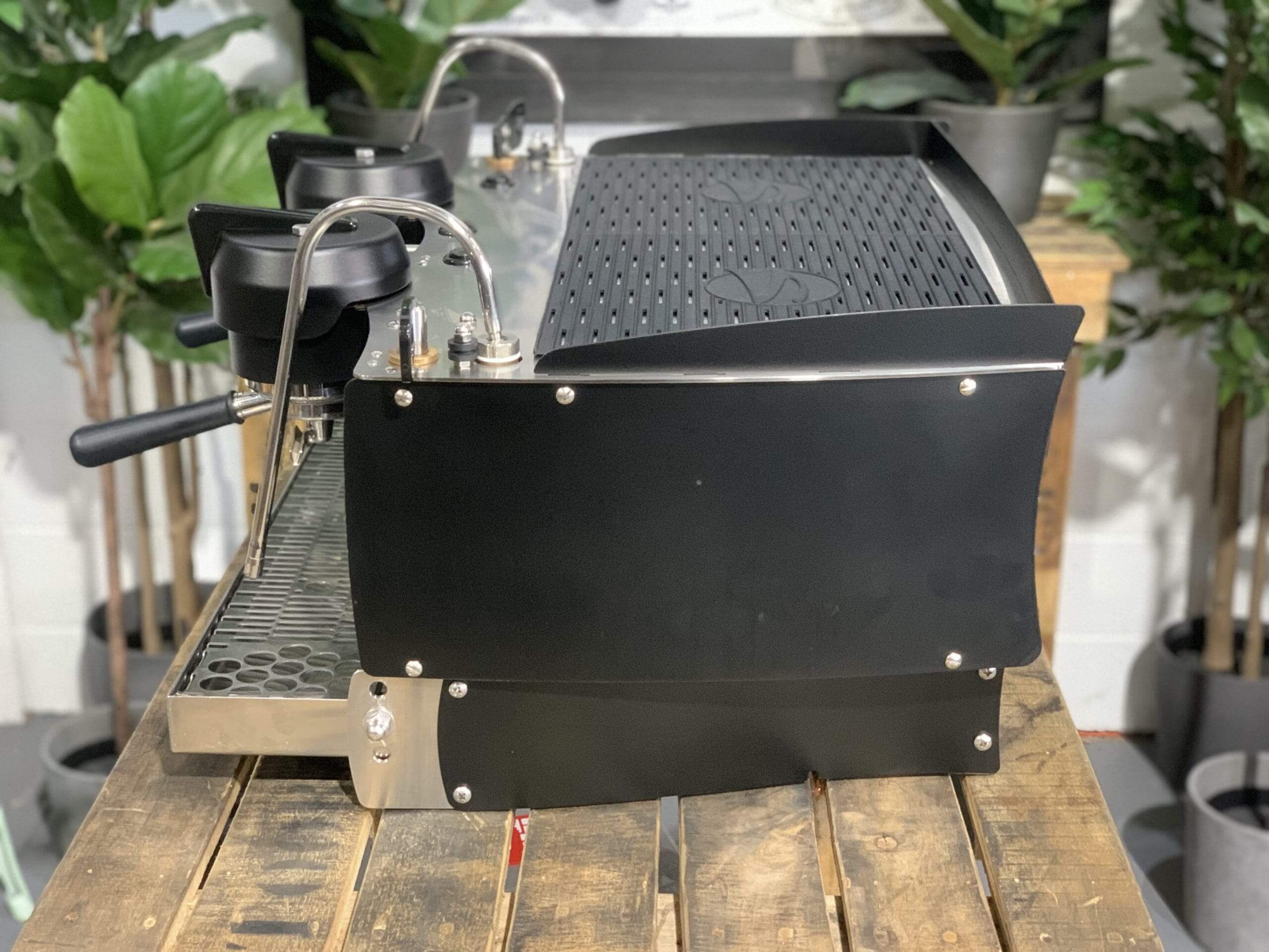 Synesso S200 - 2 Group Commercial Espresso Machine - Black