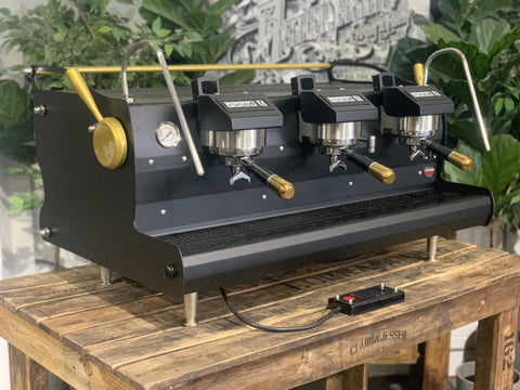 Synesso Sabre 3 Group Black and Gold