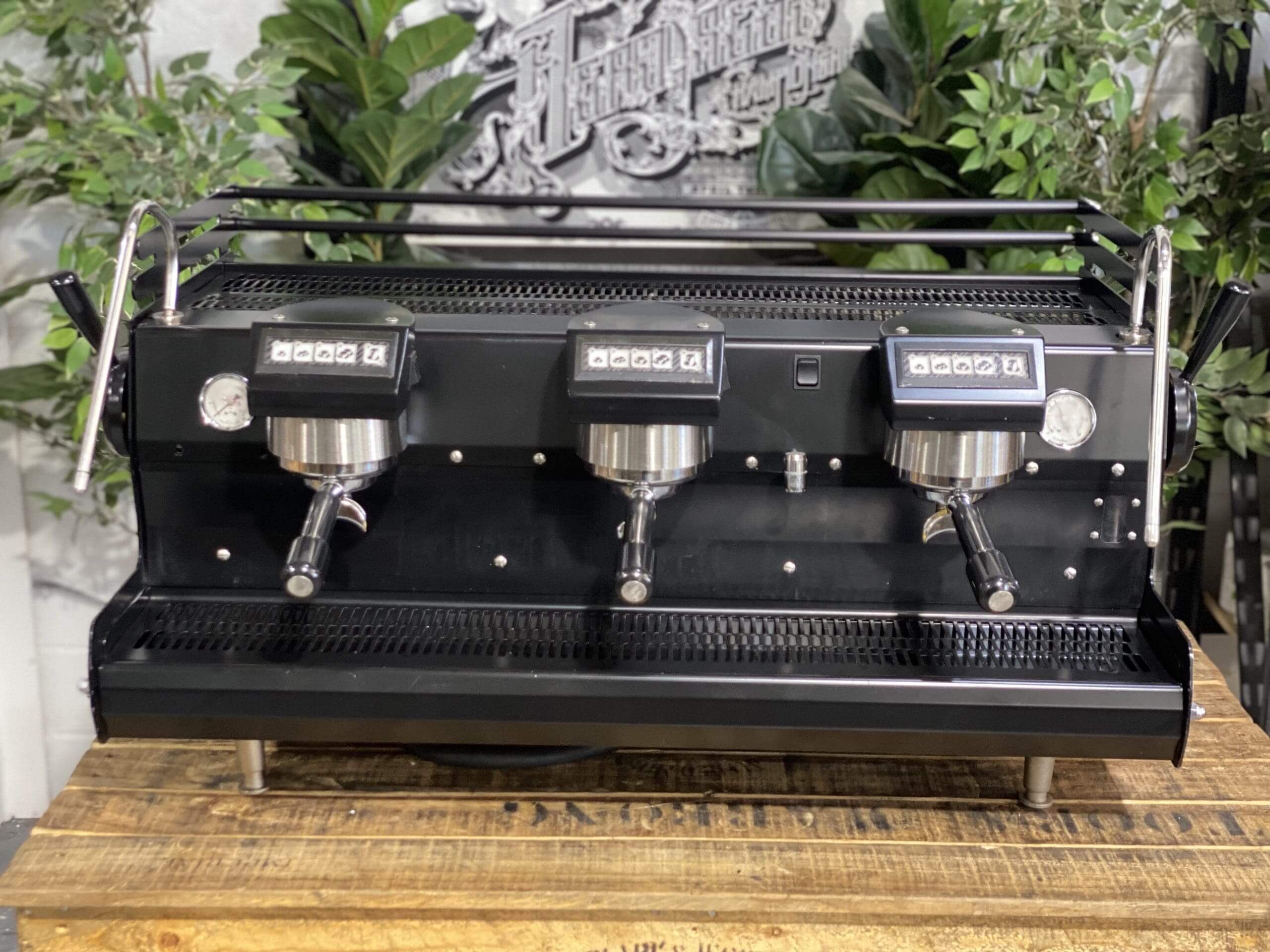 Synesso Sabre - 3 Group Commercial Espresso Machine - Black