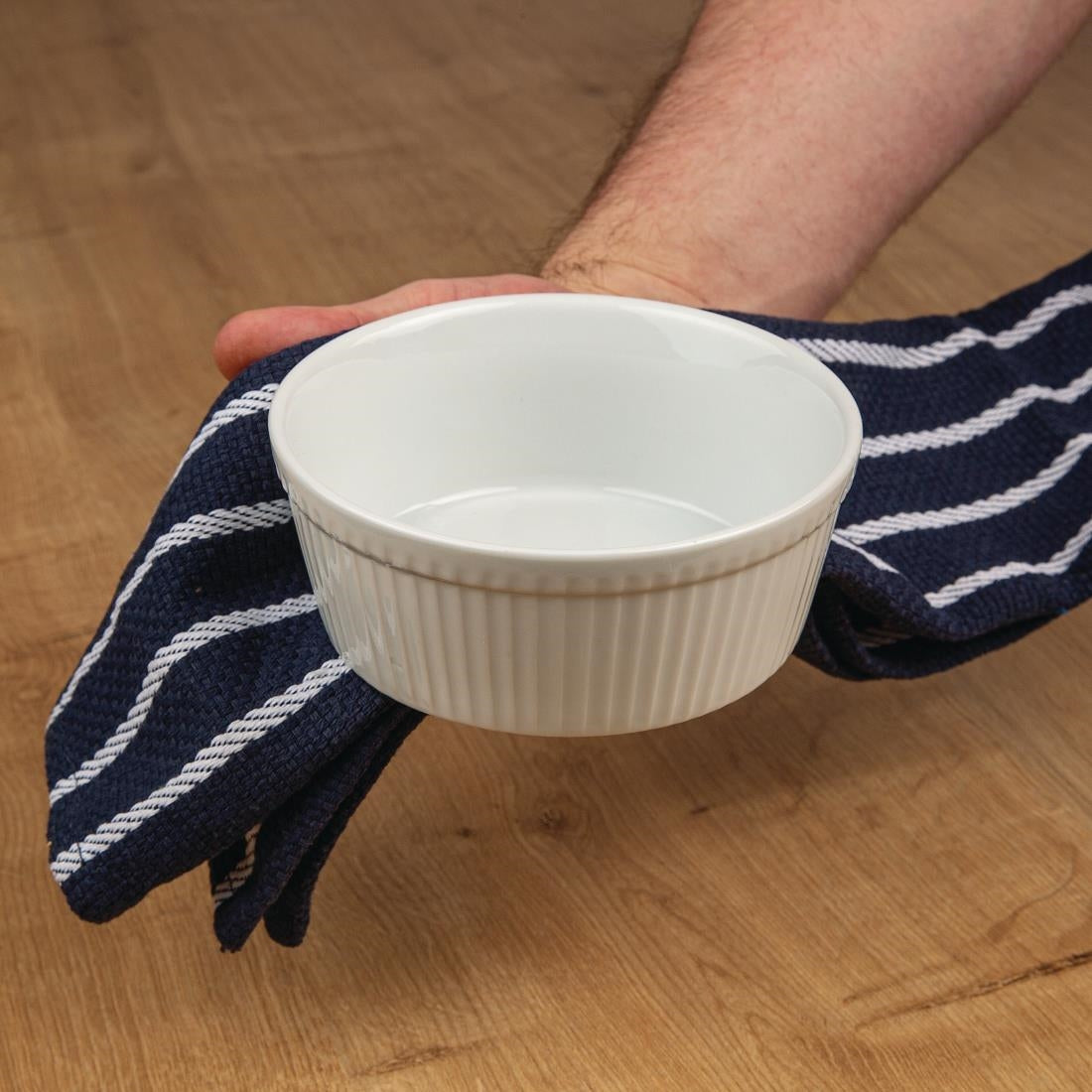 Olympia Whiteware Round Pie Dishes 134mm (6 Pack) - C042