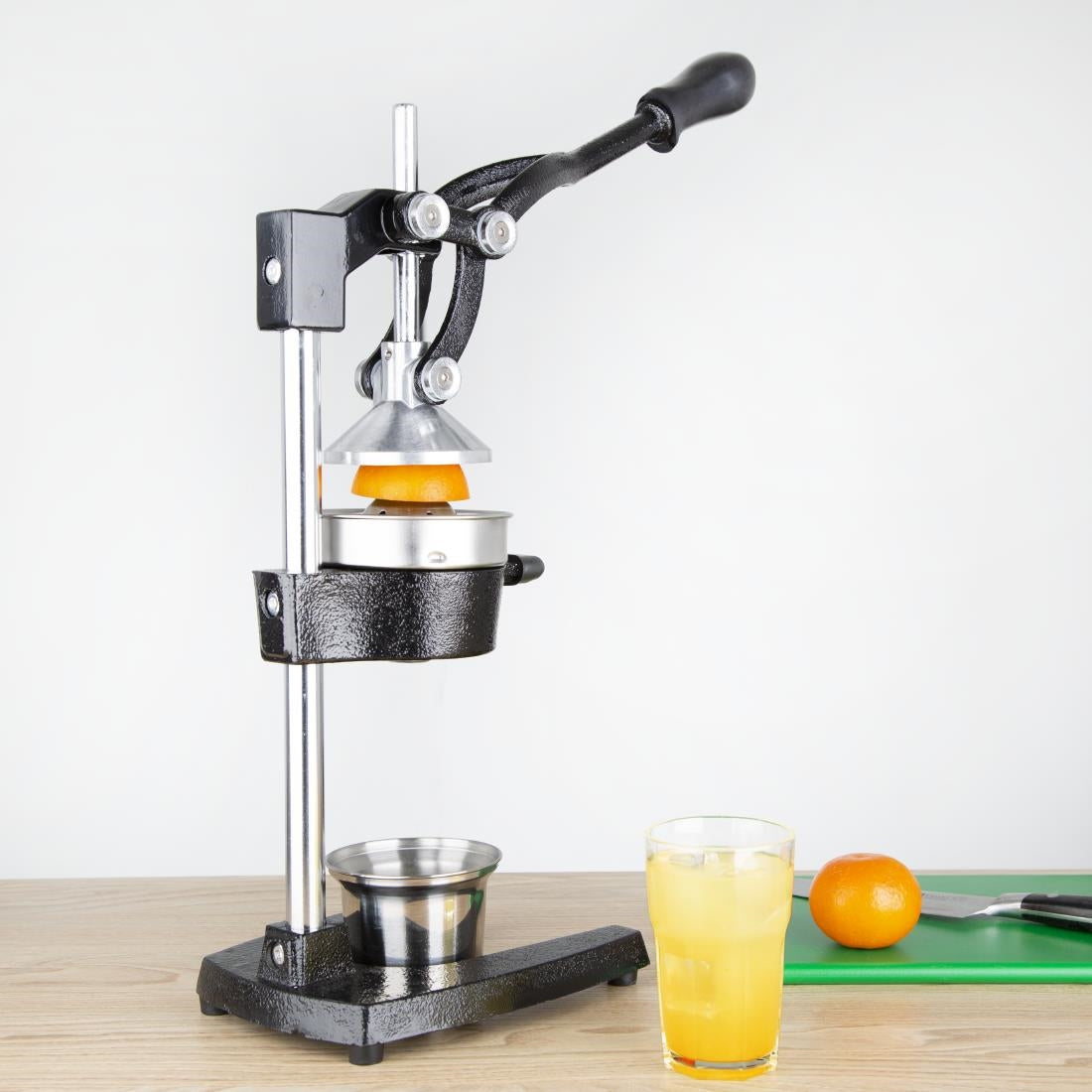 Vogue Cast Iron Juice Extractor - CF339