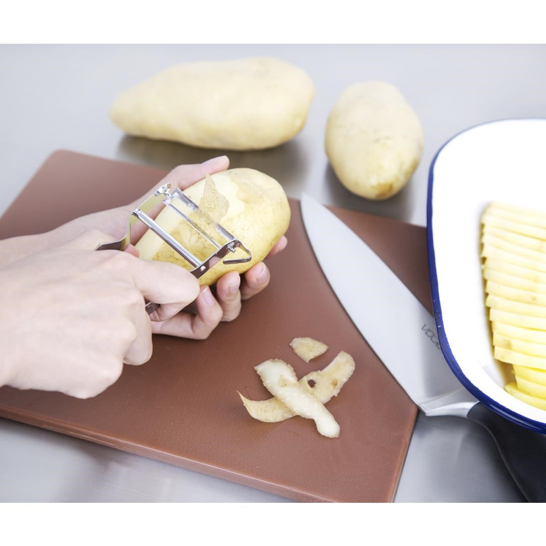 Vogue Serrated Speed Peeler - CF938